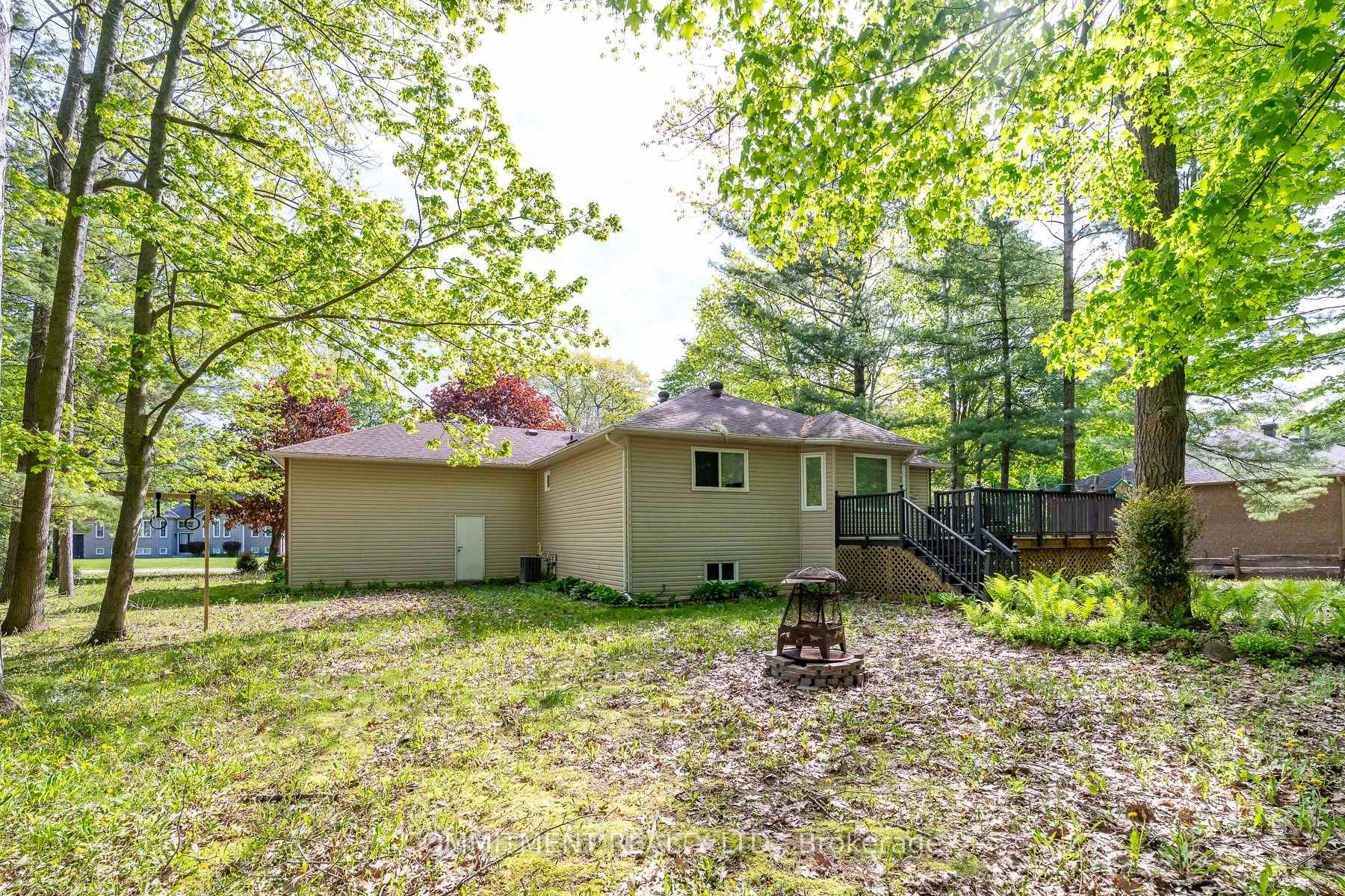 Photo 8 of 39 Downer Crescent, Wasaga Beach — HOMEH