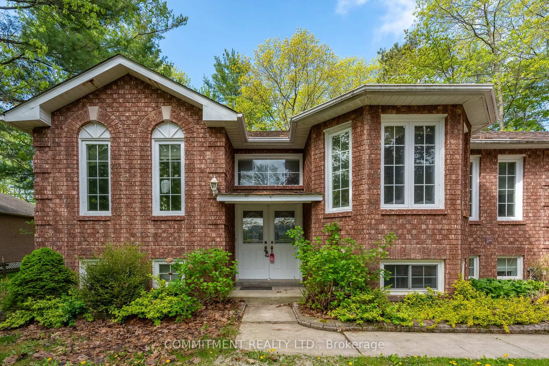 Photo 9 of 39 Downer Crescent, Wasaga Beach — HOMEH