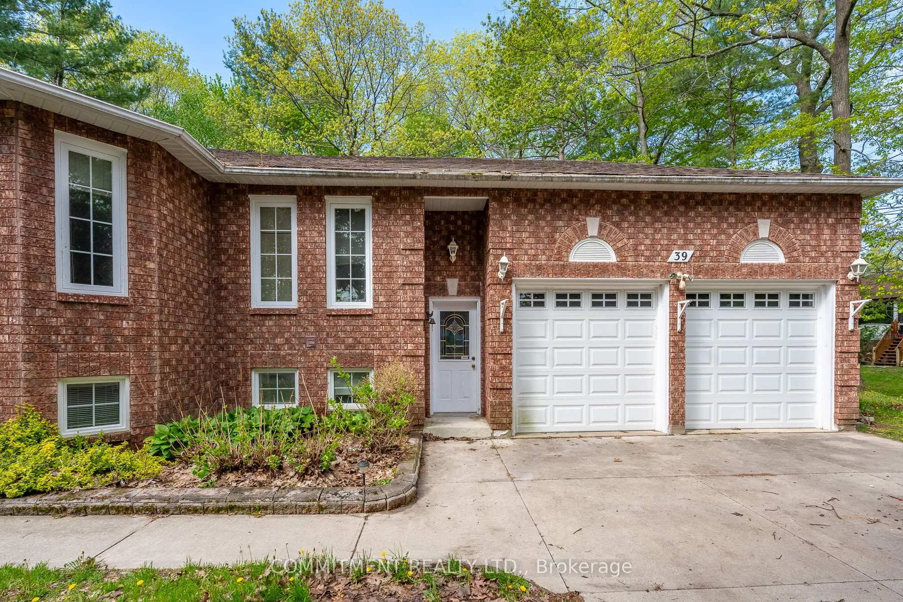 Photo 10 of 39 Downer Crescent, Wasaga Beach — HOMEH