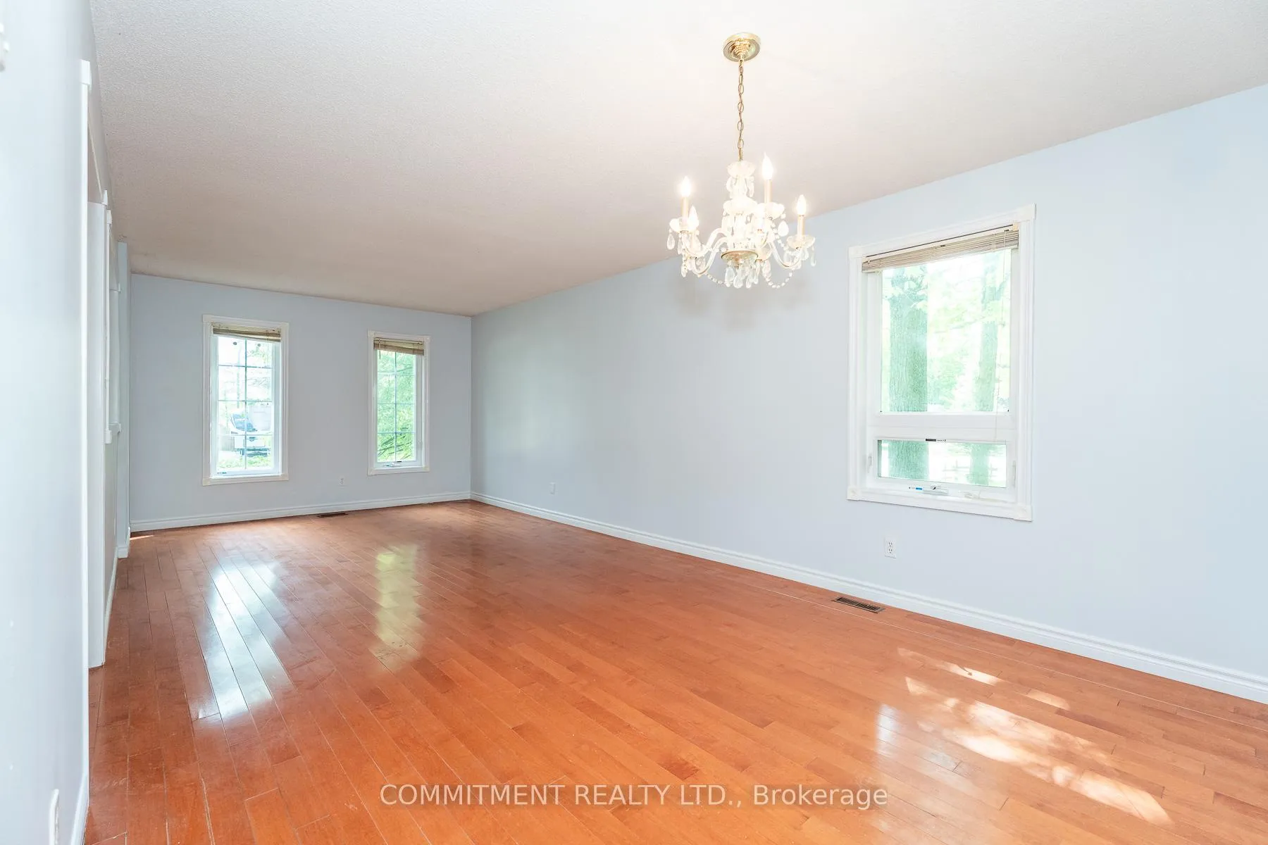 Photo 16 of 39 Downer Crescent, Wasaga Beach — HOMEH