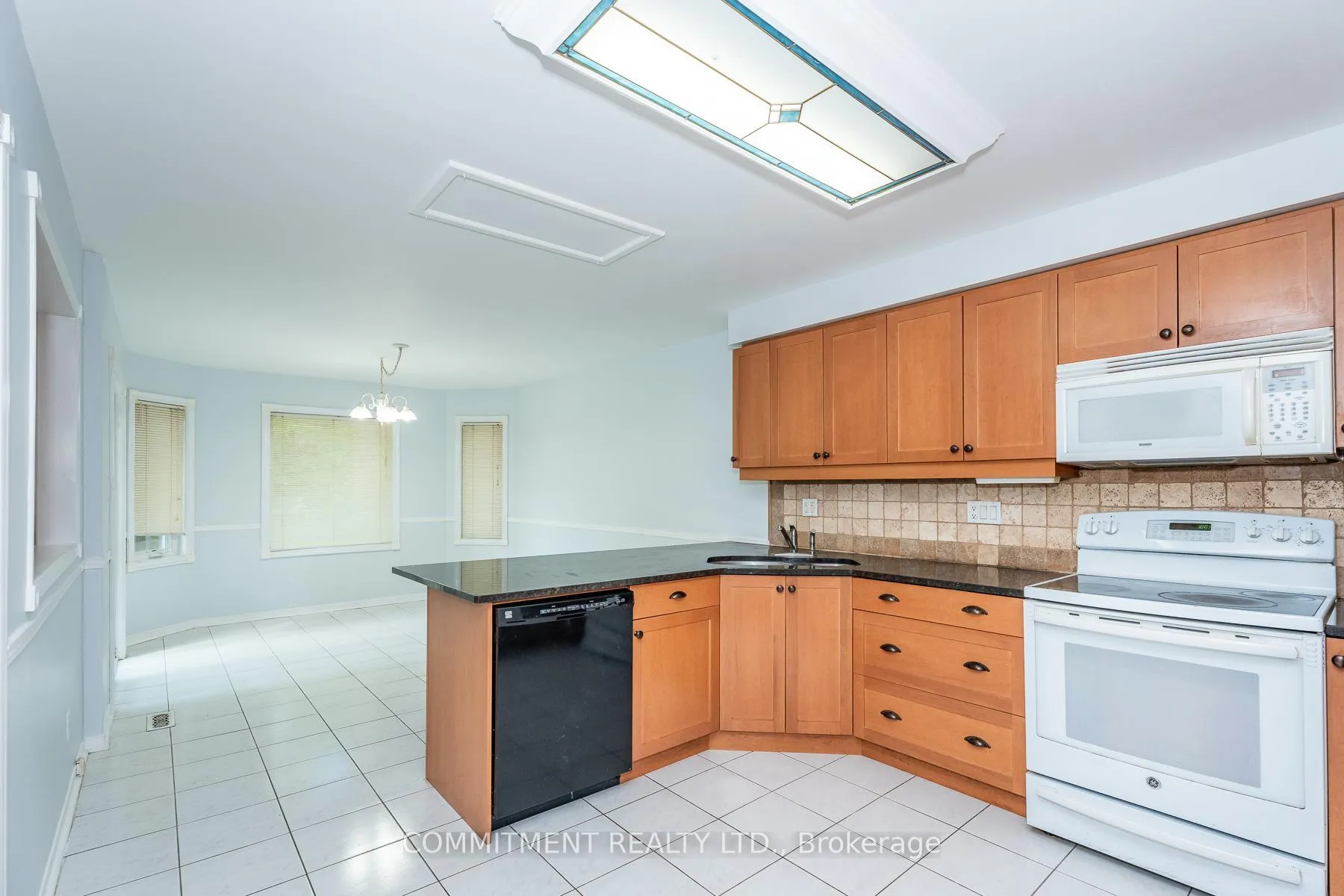 Photo 20 of 39 Downer Crescent, Wasaga Beach — HOMEH