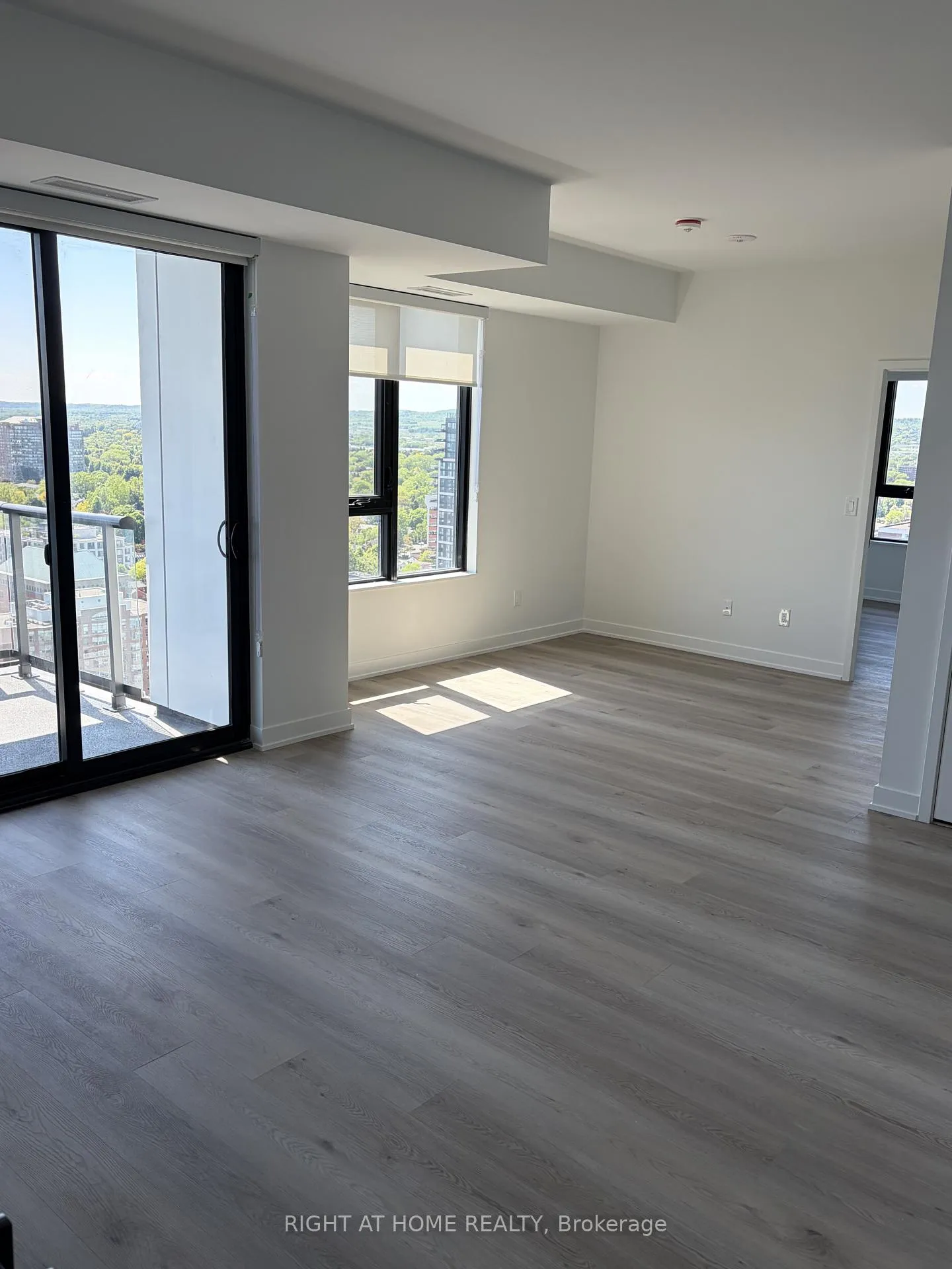 Photo 7 of Unit 2307, 2075 Lakeshore Road, Burlington, Brant — HOMEH