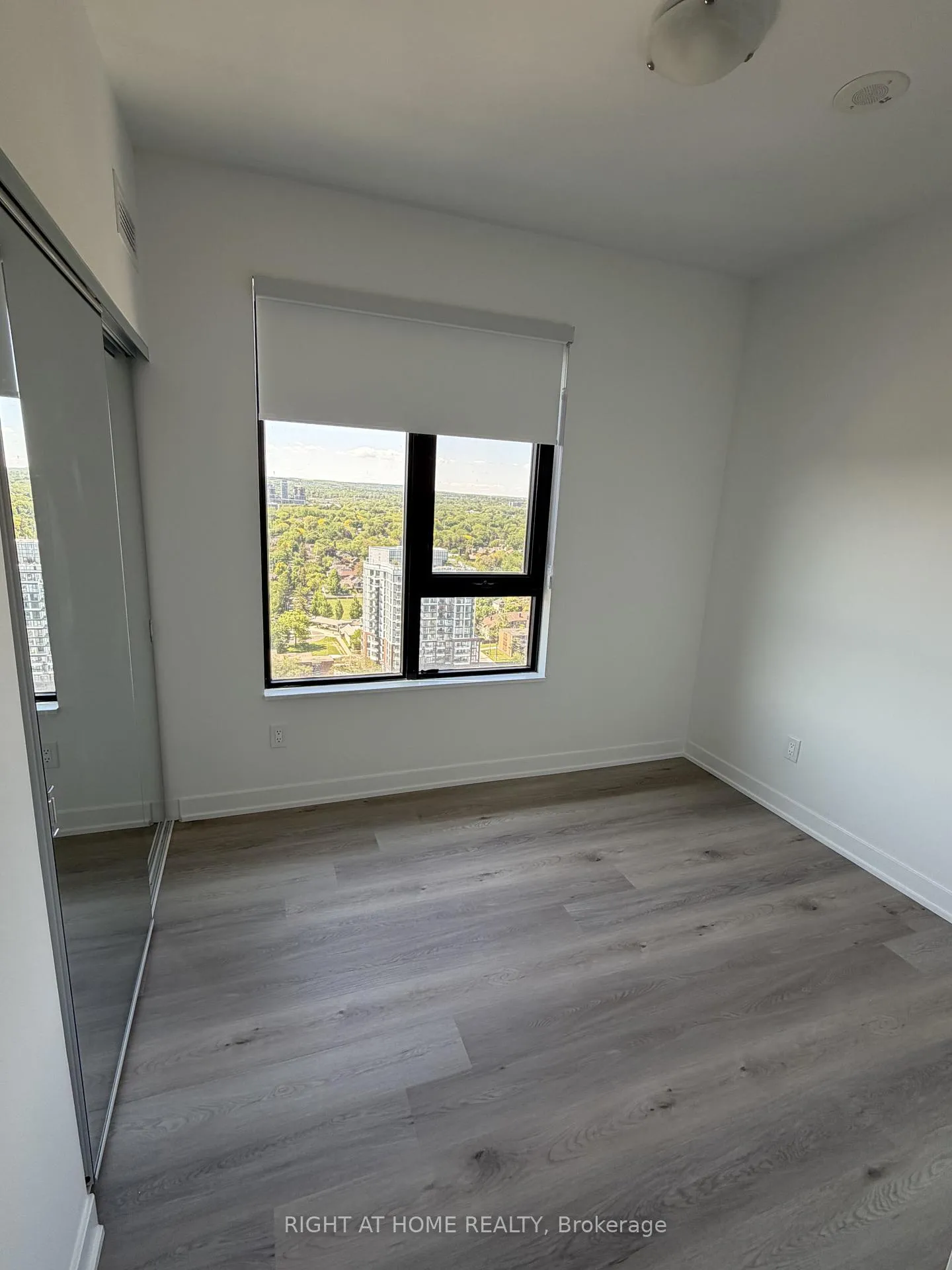 Photo 9 of Unit 2307, 2075 Lakeshore Road, Burlington, Brant — HOMEH