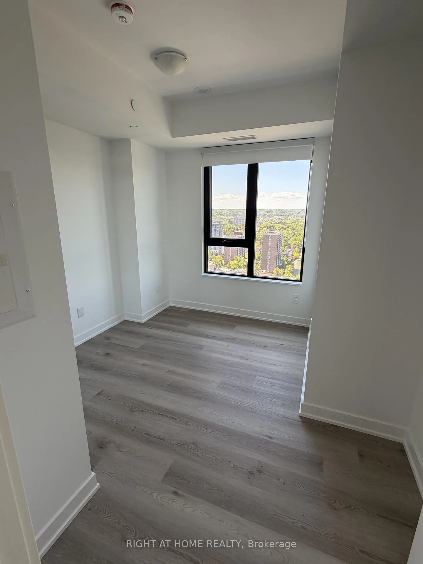 Photo 10 of Unit 2307, 2075 Lakeshore Road, Burlington, Brant — HOMEH