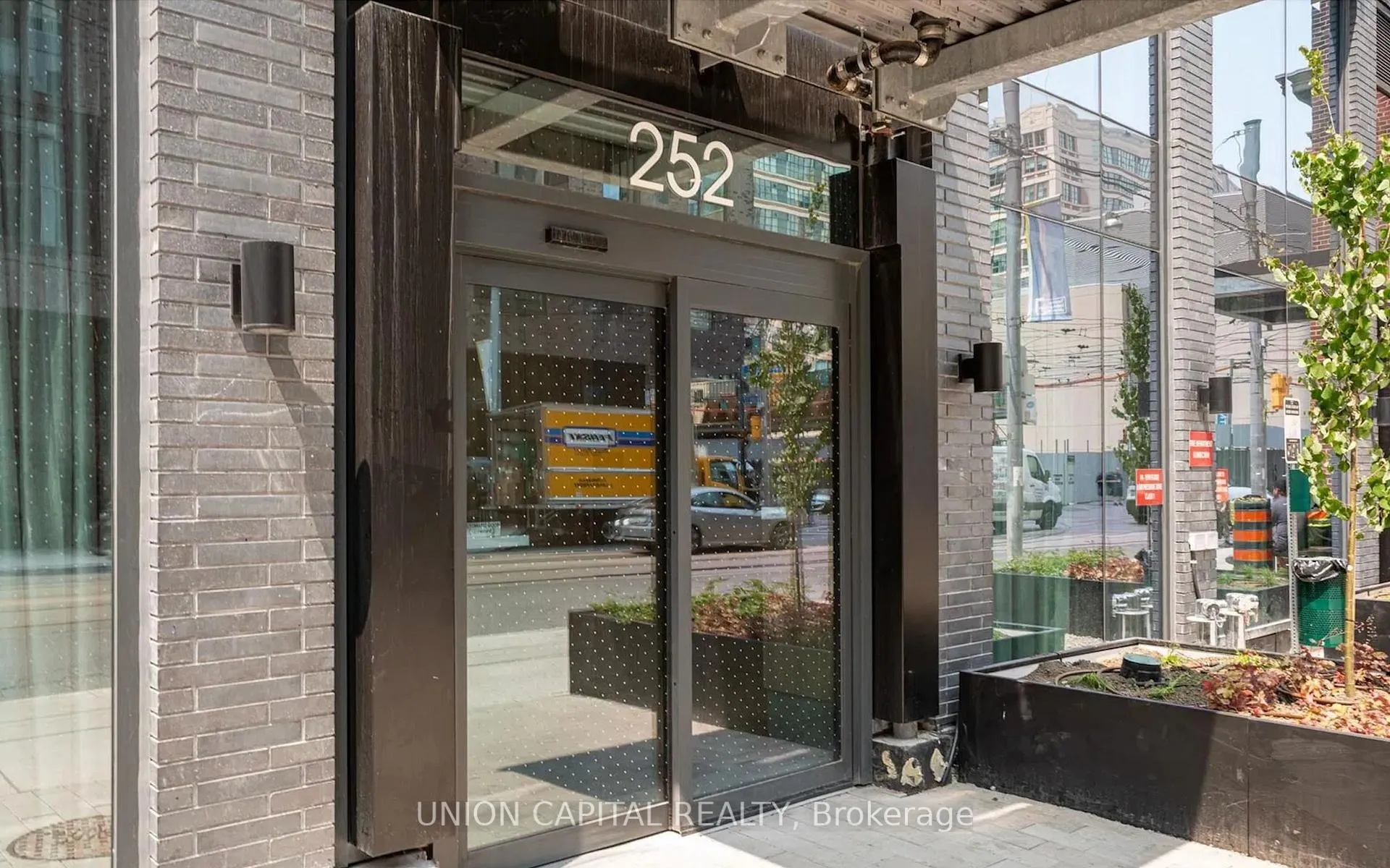 Front of Unit 5511, 252 Church Street