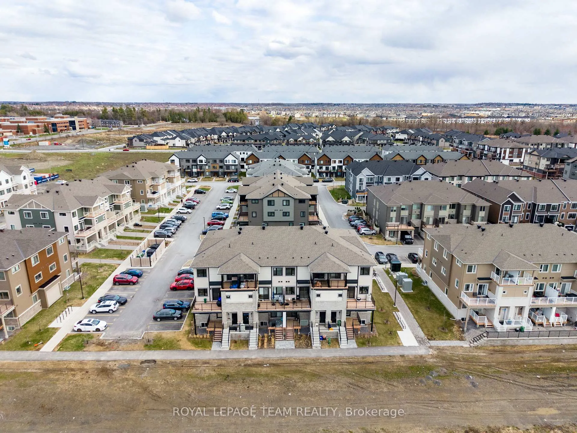 Photo 1 of 966 Chapman Mills Drive, Ottawa, Barrhaven - Heritage Park — HOMEH