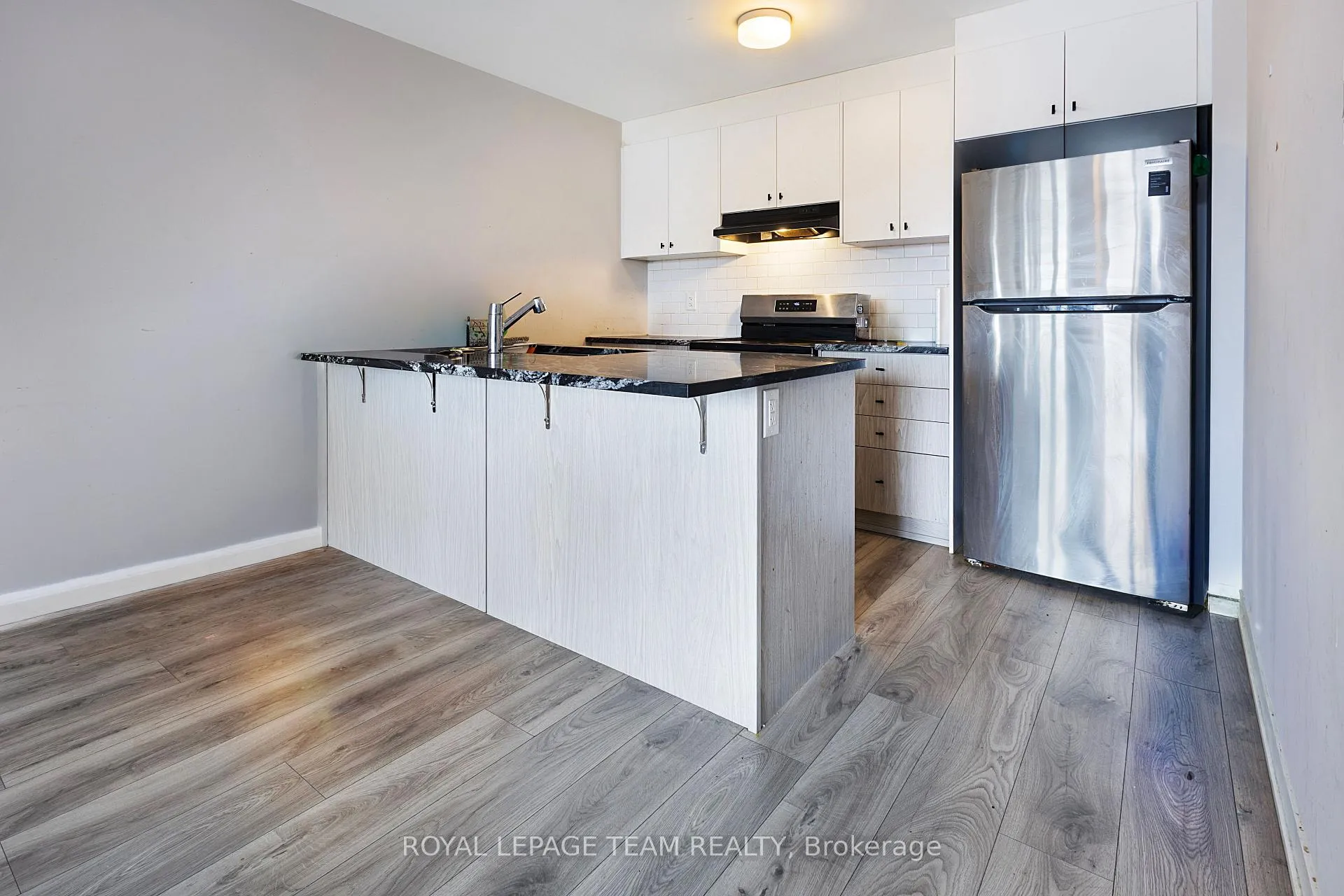 Photo 12 of 966 Chapman Mills Drive, Ottawa, Barrhaven - Heritage Park — HOMEH