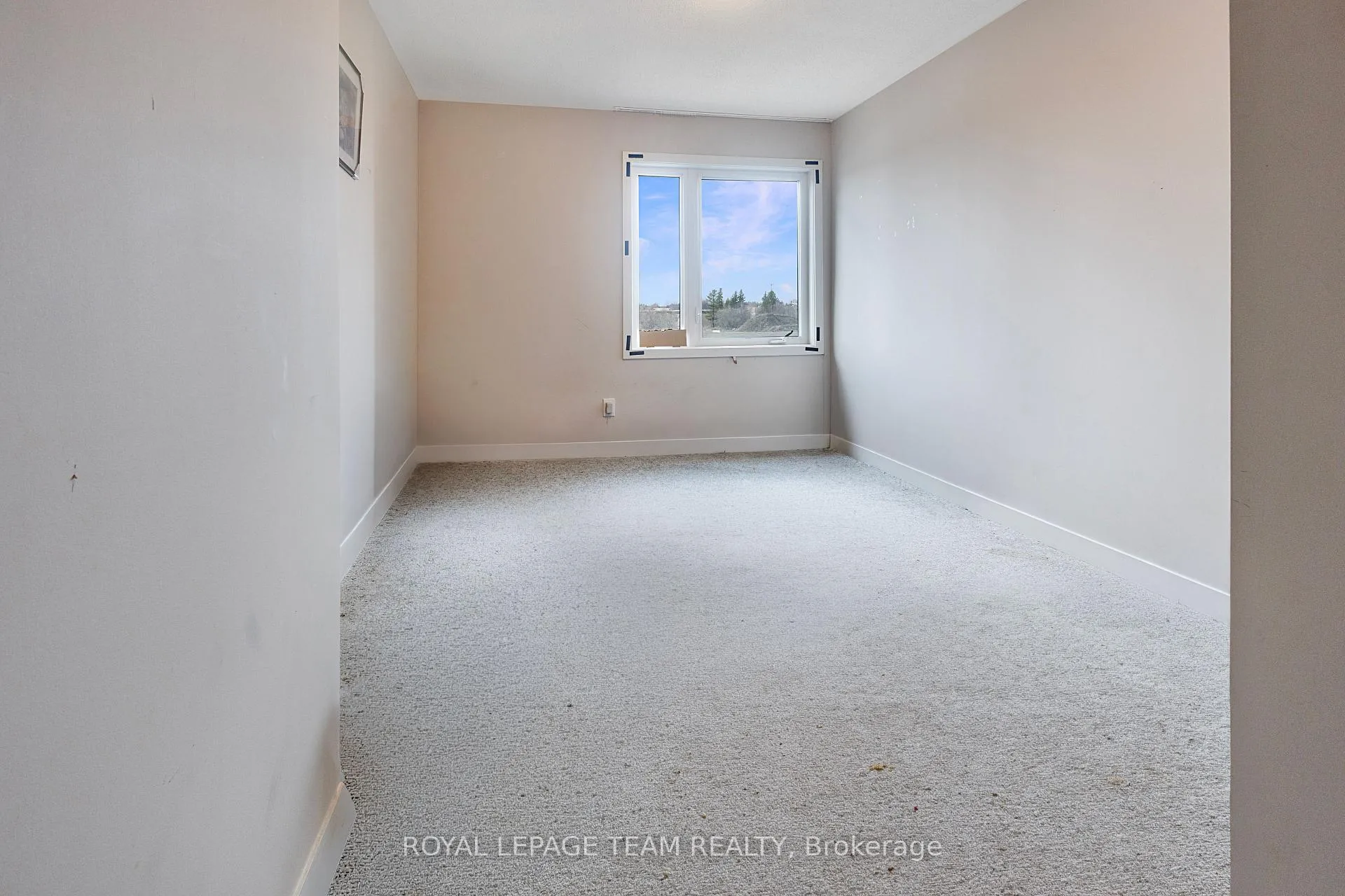 Photo 14 of 966 Chapman Mills Drive, Ottawa, Barrhaven - Heritage Park — HOMEH