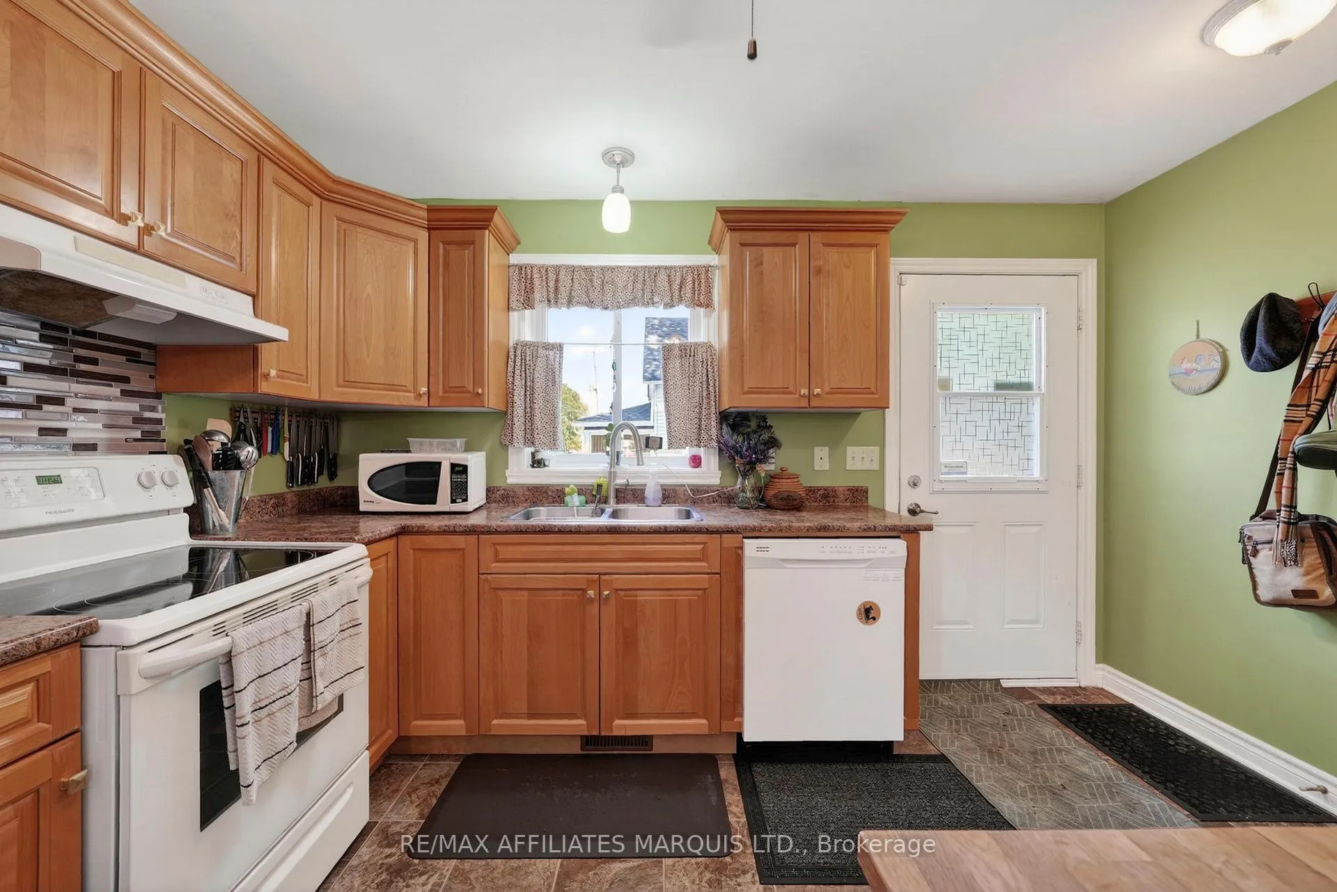 Photo 11 of 403 3rd Street E, Cornwall — HOMEH