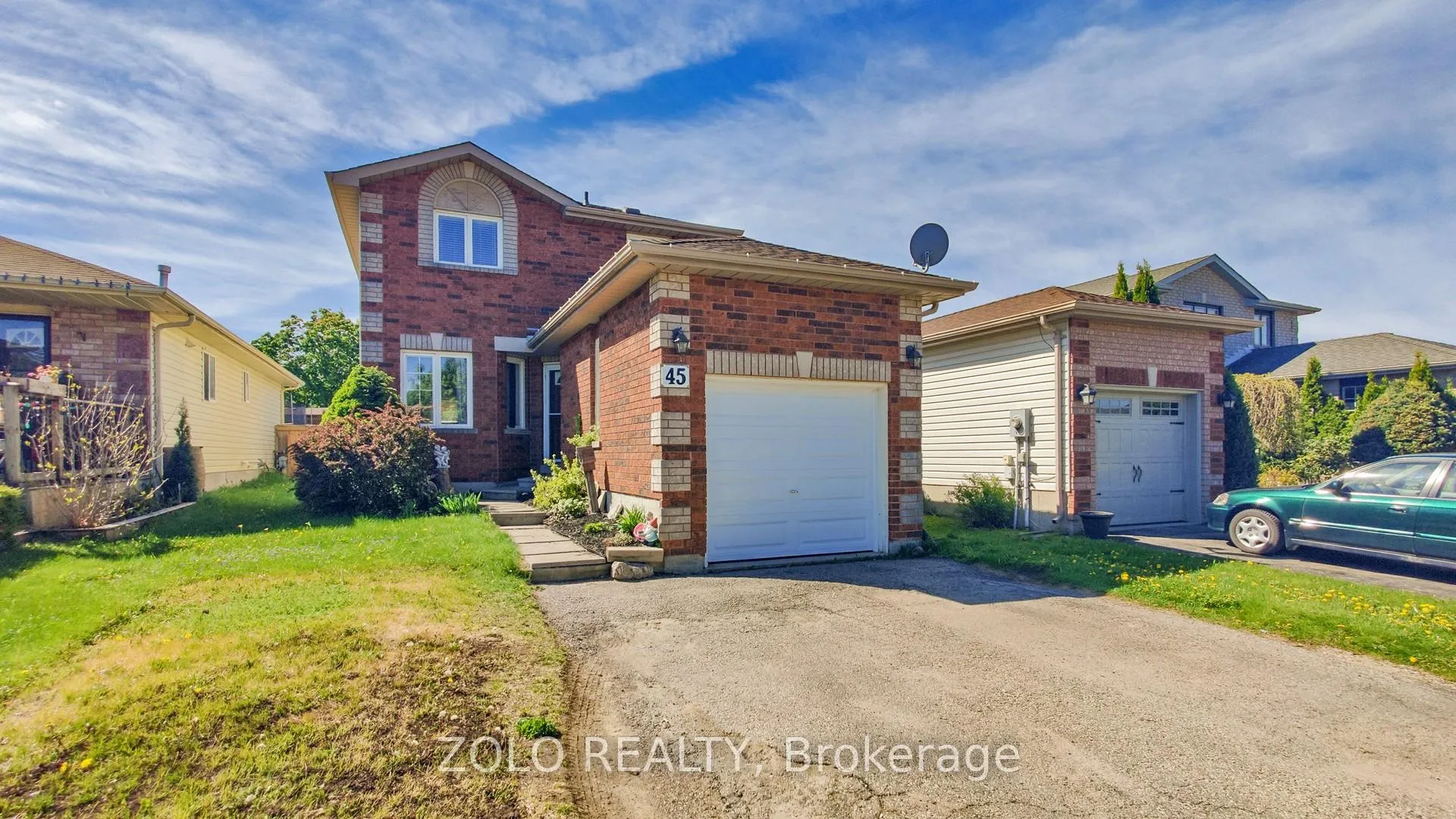 Photo 4 of 45 Athabaska Road, Barrie, Holly — HOMEH