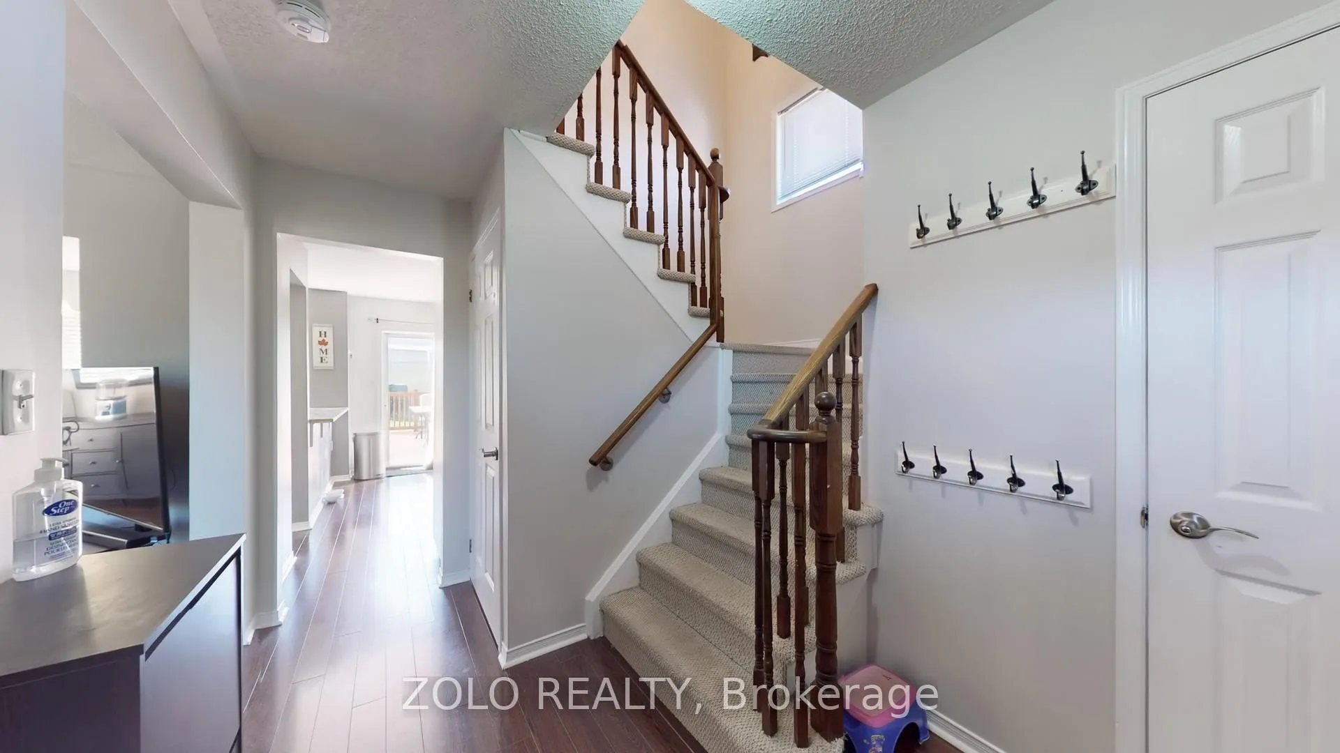 Photo 22 of 45 Athabaska Road, Barrie, Holly — HOMEH