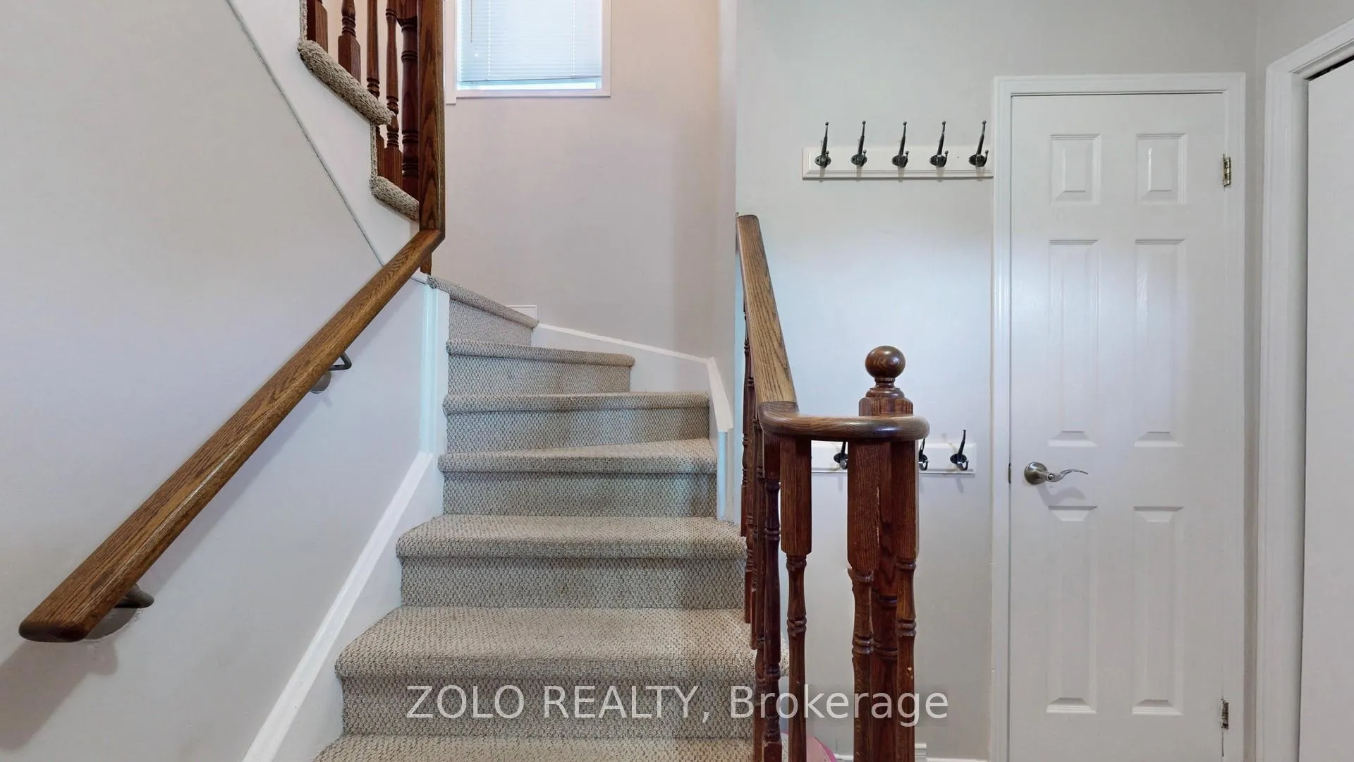 Photo 24 of 45 Athabaska Road, Barrie, Holly — HOMEH