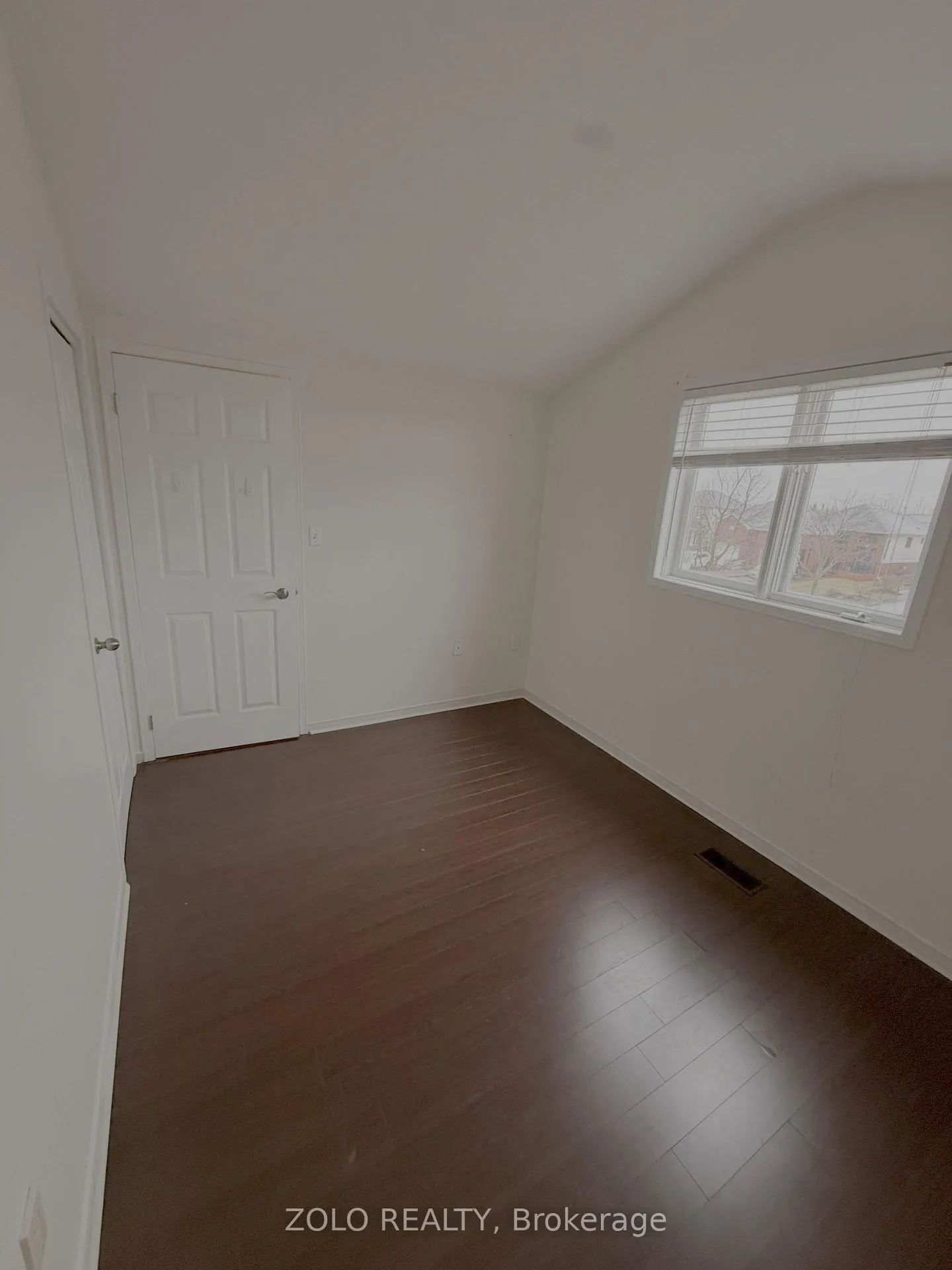 Photo 33 of 45 Athabaska Road, Barrie, Holly — HOMEH