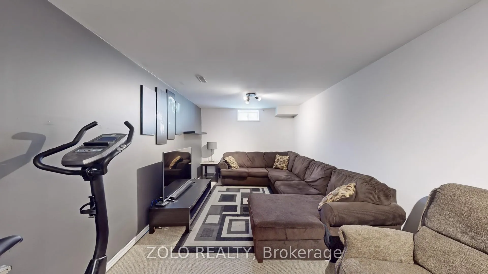 Photo 35 of 45 Athabaska Road, Barrie, Holly — HOMEH