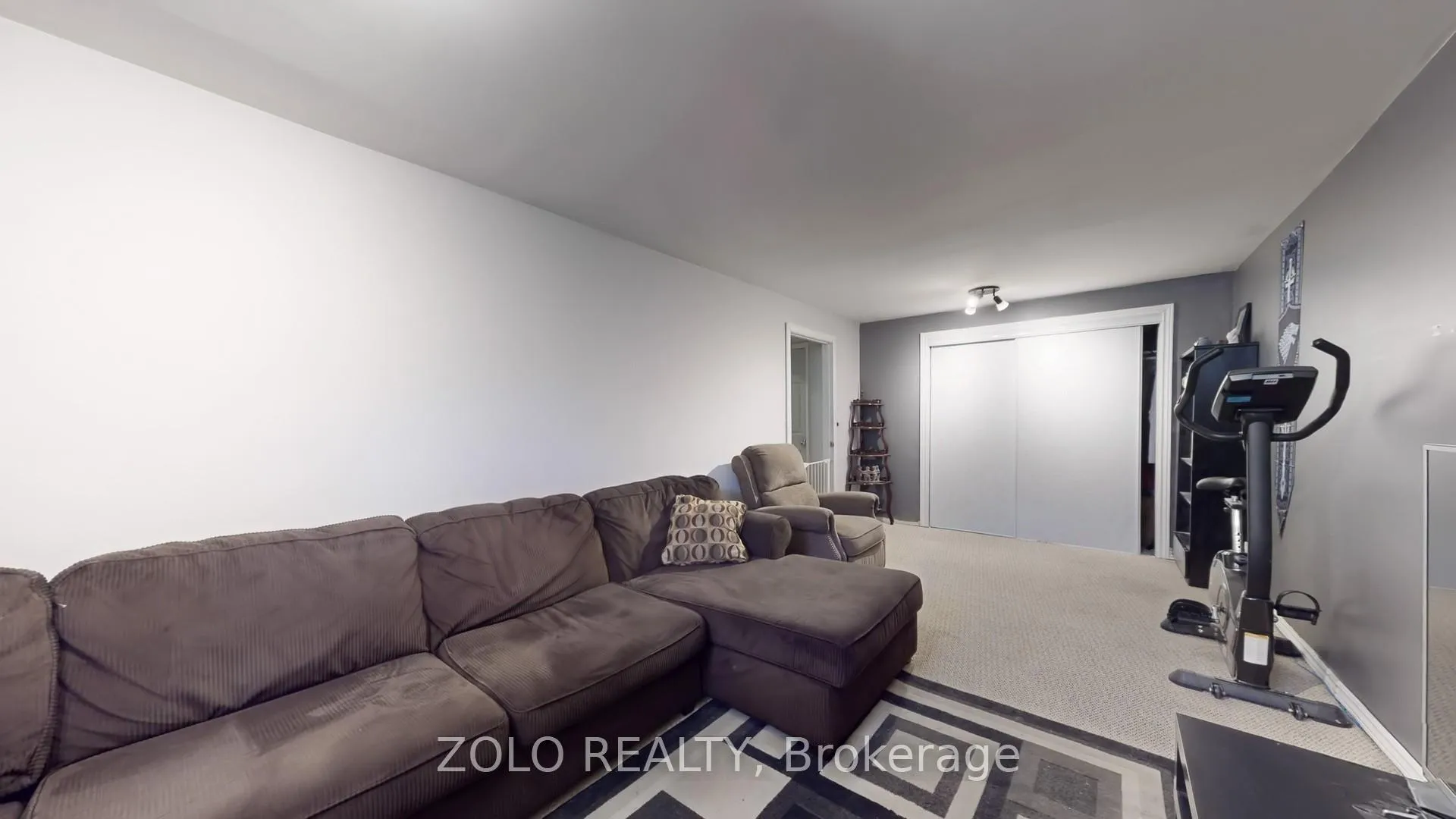 Photo 37 of 45 Athabaska Road, Barrie, Holly — HOMEH