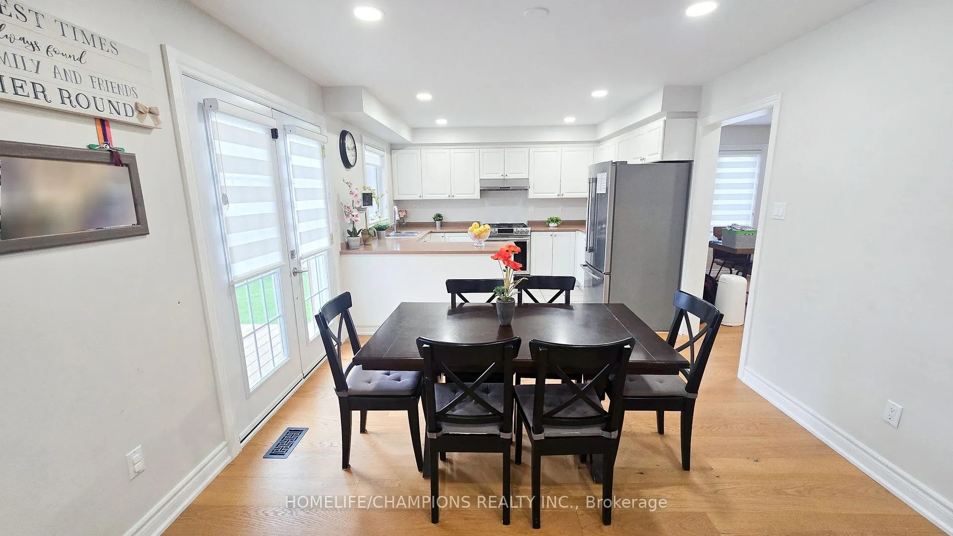 Photo 10 of 25 Archibald Street, Brampton, Brampton West — HOMEH