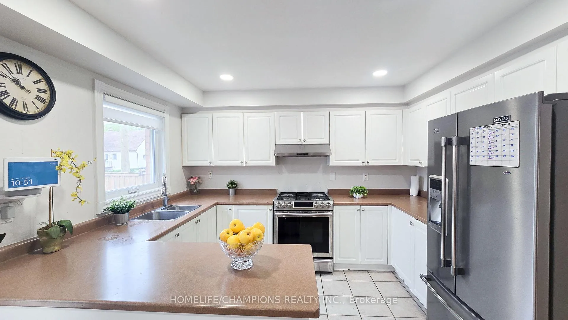 Photo 11 of 25 Archibald Street, Brampton, Brampton West — HOMEH