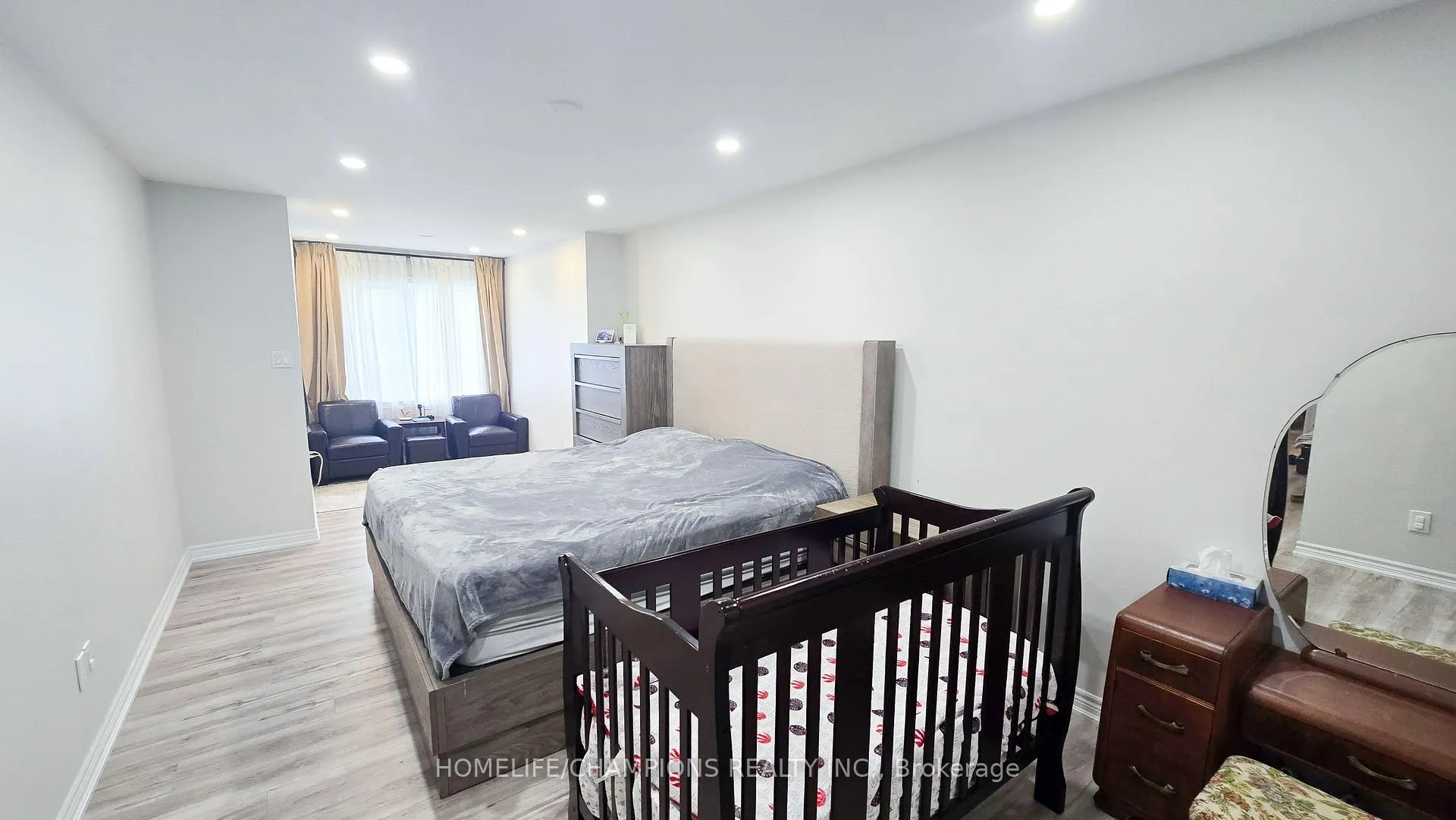 Photo 13 of 25 Archibald Street, Brampton, Brampton West — HOMEH
