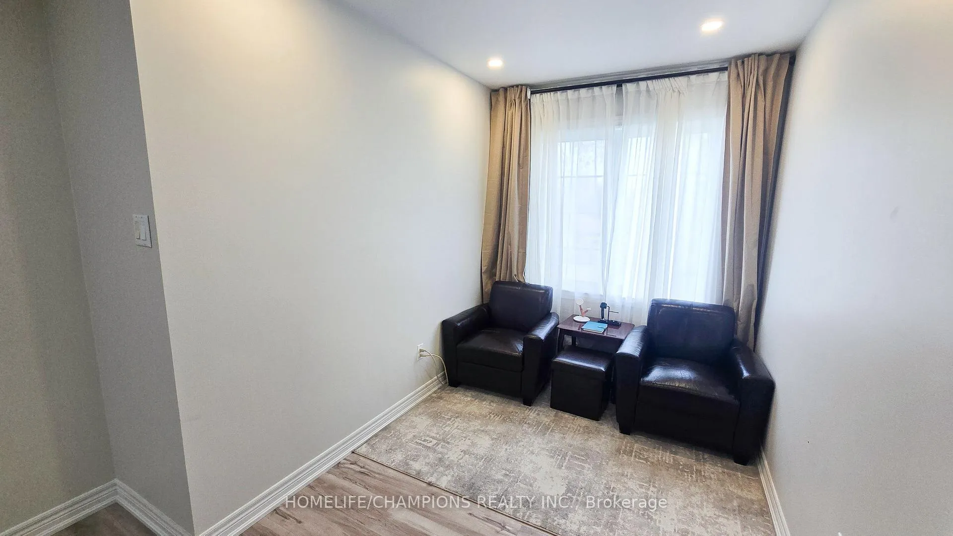 Photo 15 of 25 Archibald Street, Brampton, Brampton West — HOMEH