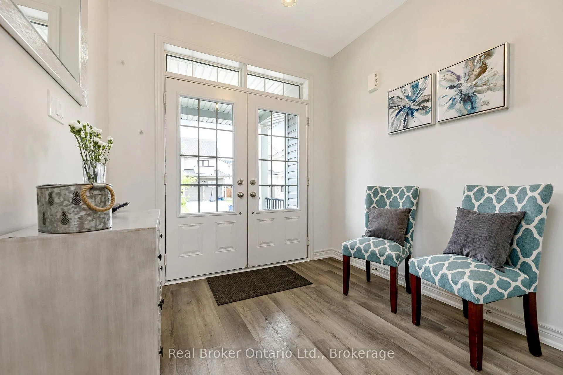 Photo 4 of 61 Kirvan Street, Centre Wellington, Fergus — HOMEH