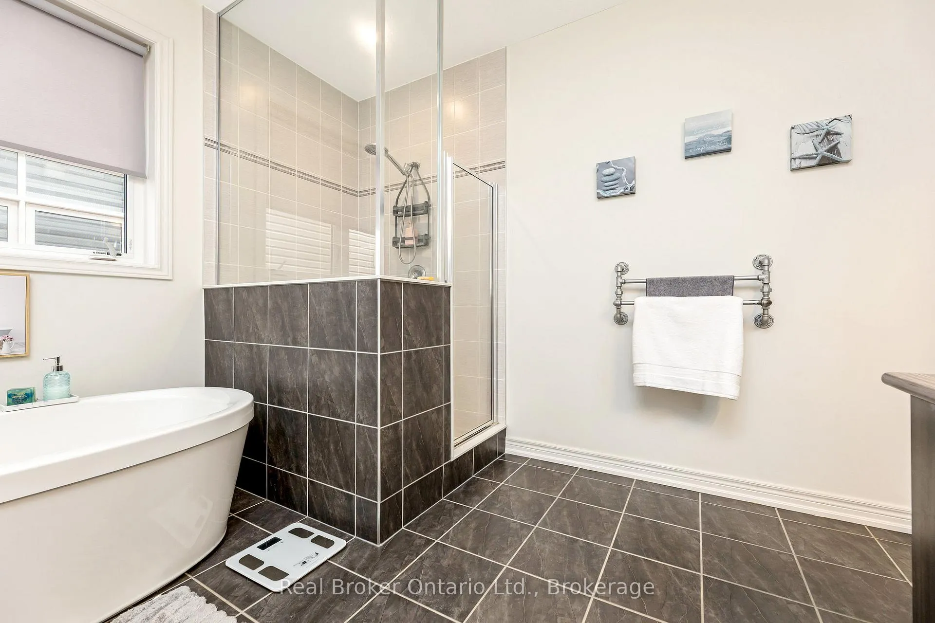 Photo 11 of 61 Kirvan Street, Centre Wellington, Fergus — HOMEH