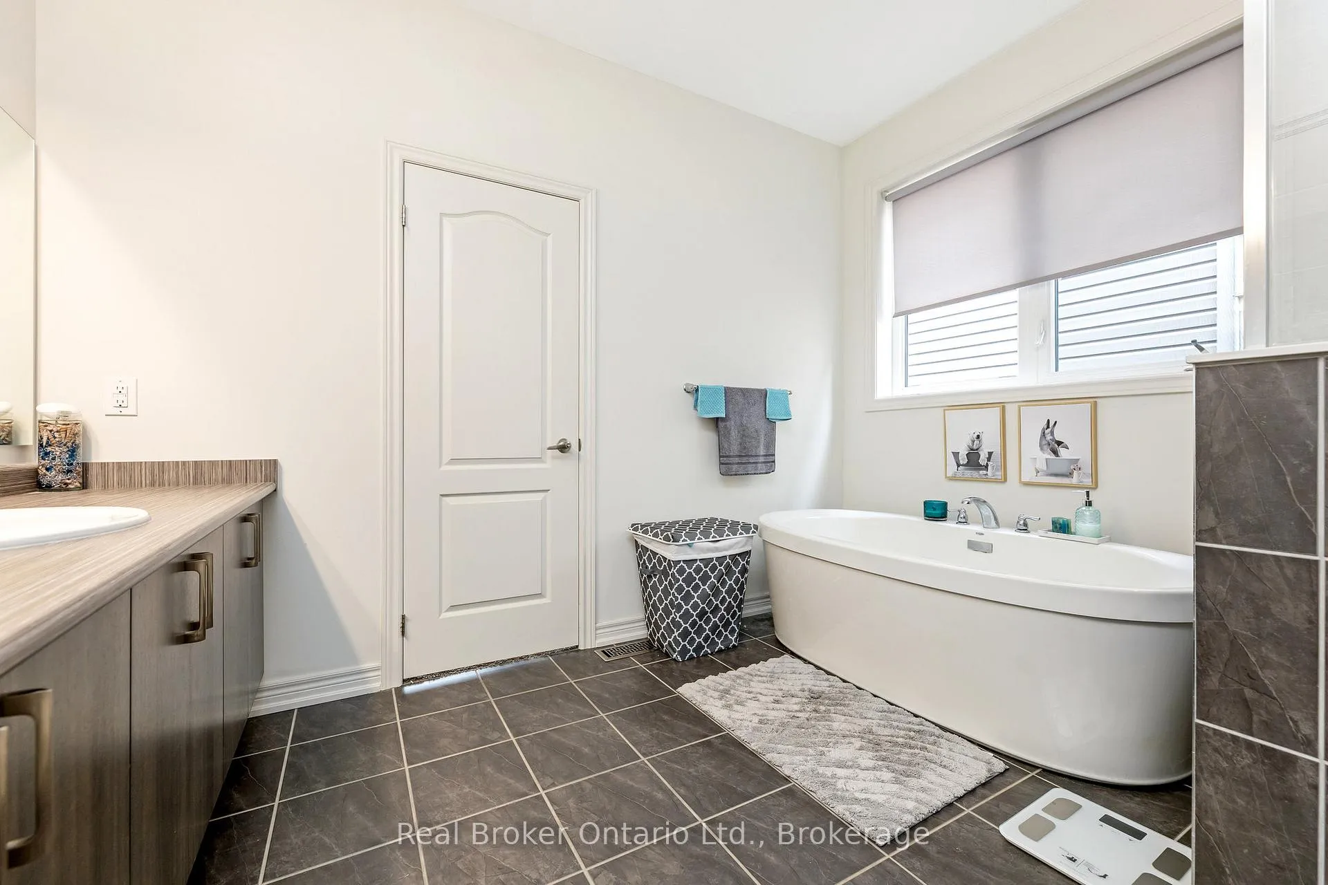 Photo 13 of 61 Kirvan Street, Centre Wellington, Fergus — HOMEH
