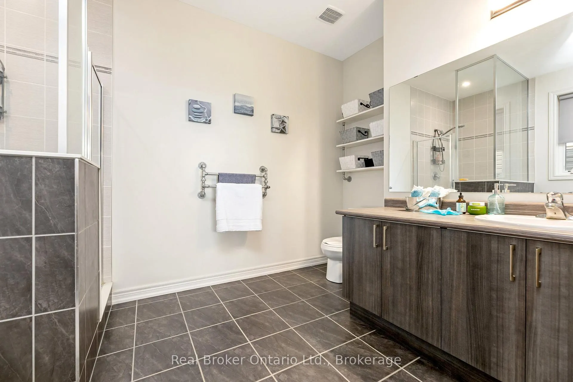 Photo 21 of 61 Kirvan Street, Centre Wellington, Fergus — HOMEH