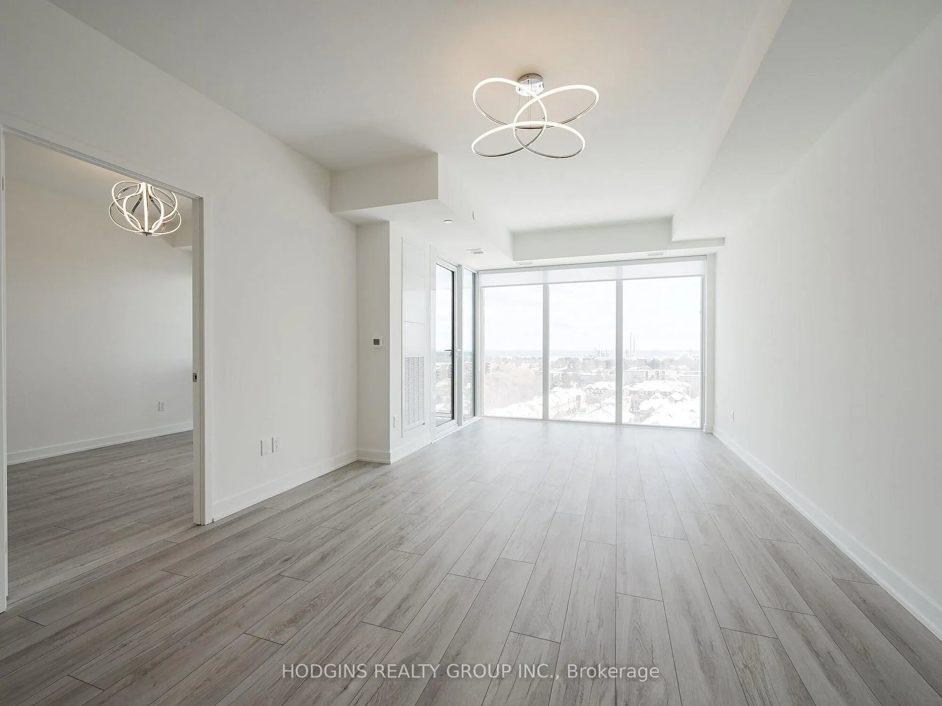 Photo 6 of Unit 1205, 1035 Southdown Road, Mississauga, Clarkson — HOMEH