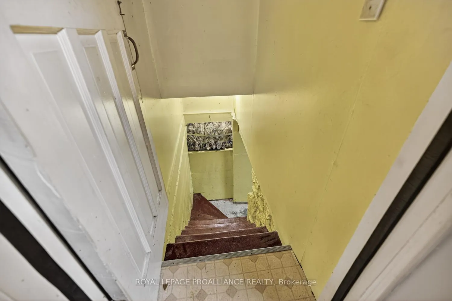 Photo 20 of 58 Abbott Street, Brockville — HOMEH