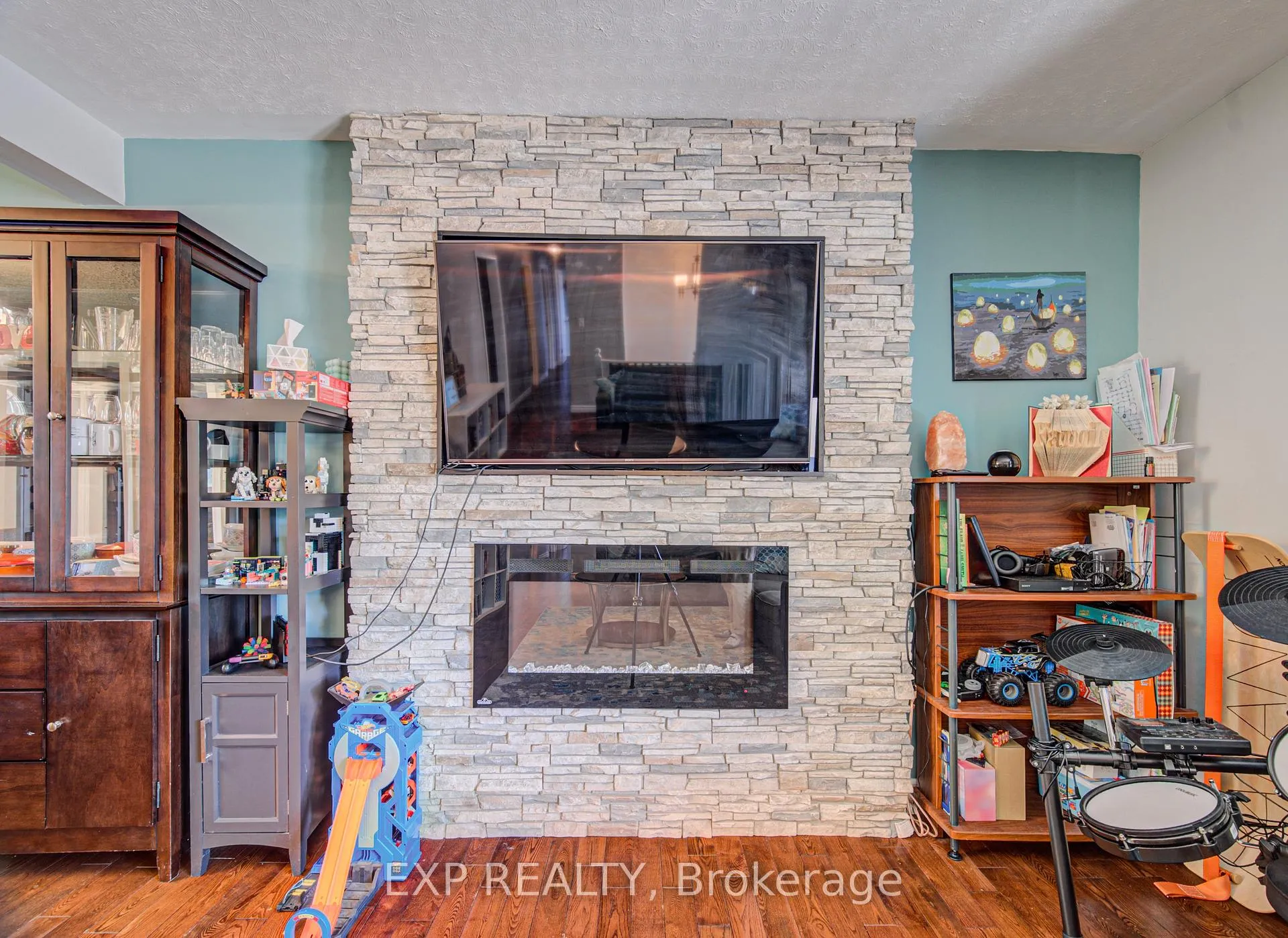 Photo 13 of 74 Glen Park Crescent, Kitchener — HOMEH