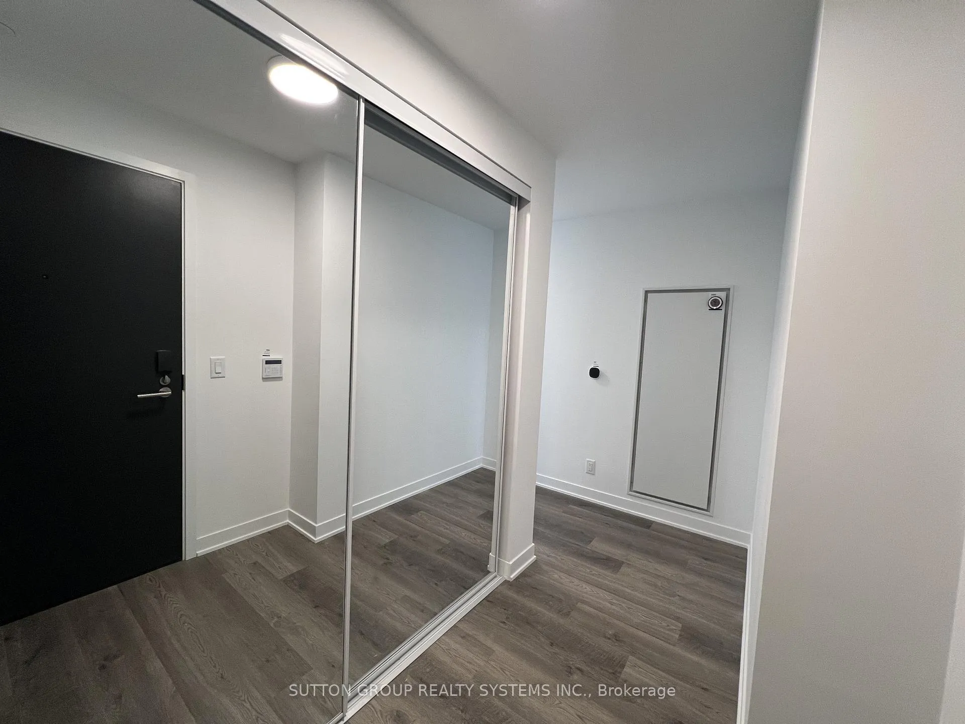 Photo 2 of Unit 2210, 180 Front Street E, Toronto, Moss Park — HOMEH