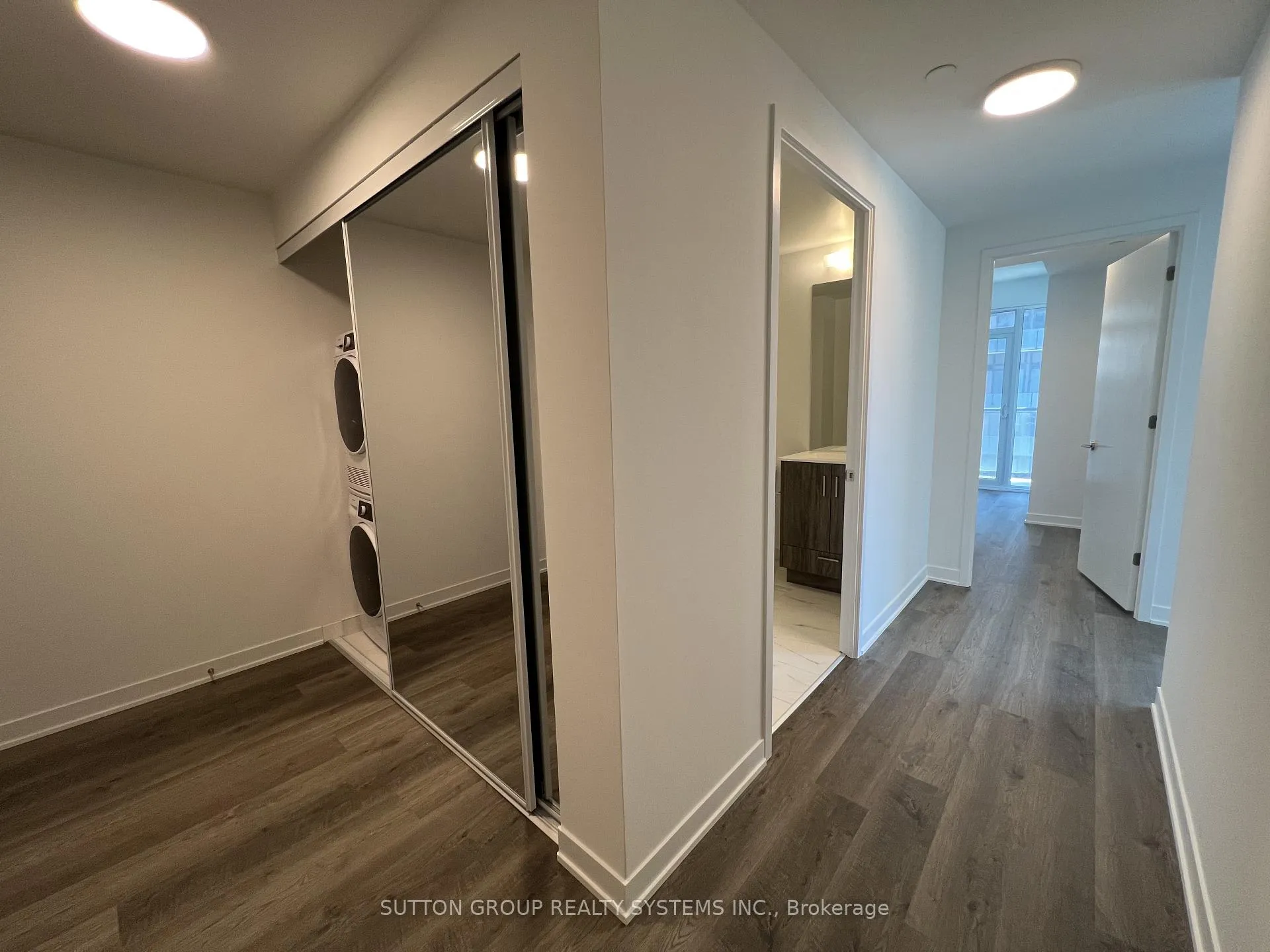 Photo 3 of Unit 2210, 180 Front Street E, Toronto, Moss Park — HOMEH
