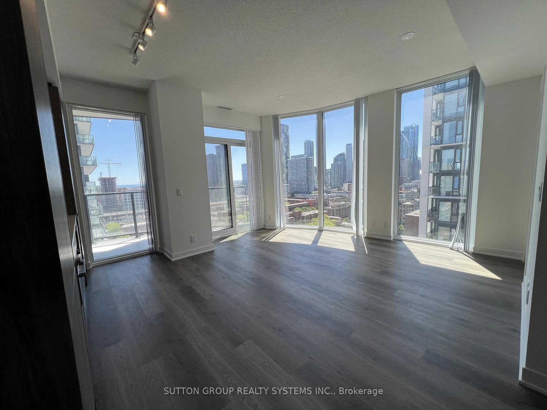 Photo 4 of Unit 2210, 180 Front Street E, Toronto, Moss Park — HOMEH