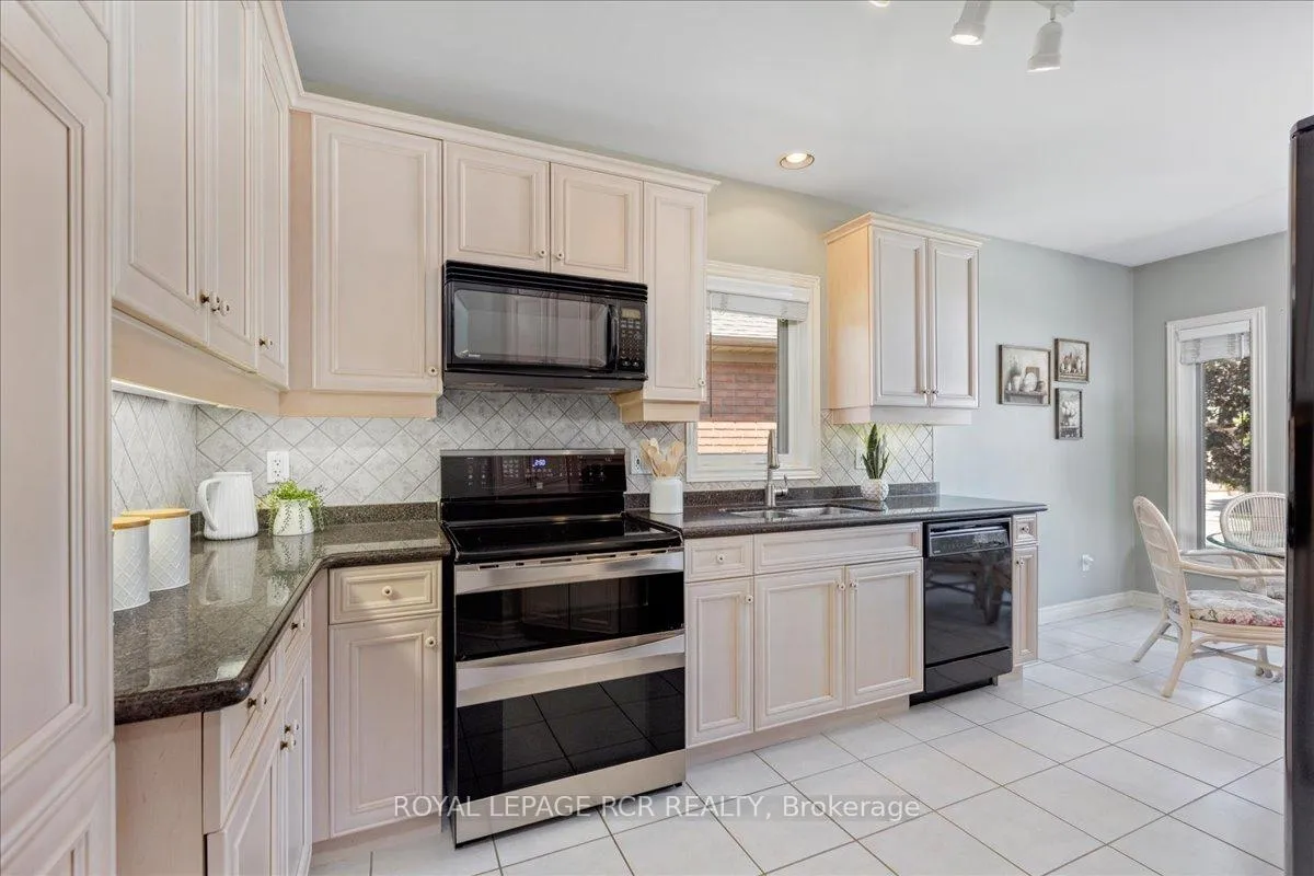 Photo 6 of Unit 15, 40 Bella Vista Trail, New Tecumseth, Rural New Tecumseth — HOMEH
