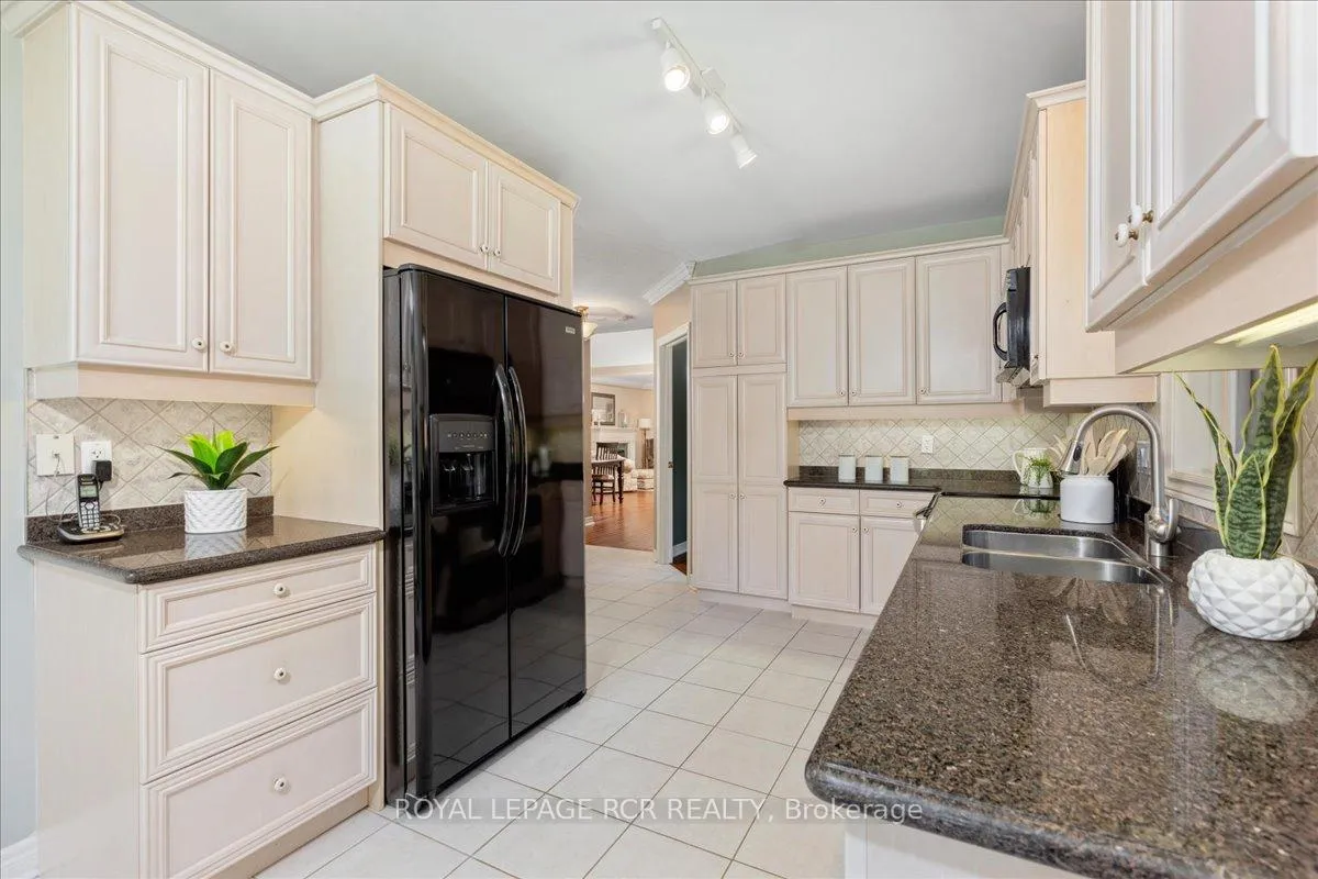 Photo 8 of Unit 15, 40 Bella Vista Trail, New Tecumseth, Rural New Tecumseth — HOMEH