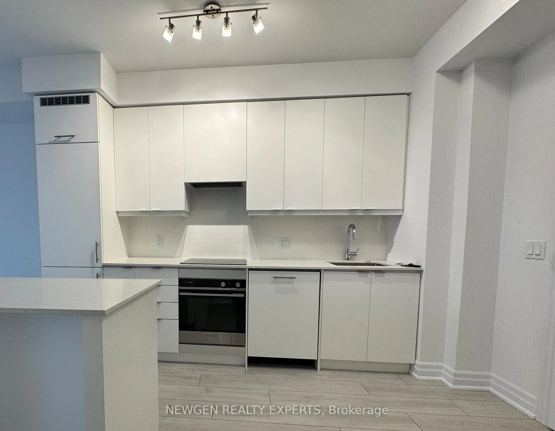 Photo 5 of Unit 2809, 30 Elm Drive E, Mississauga, City Centre — HOMEH