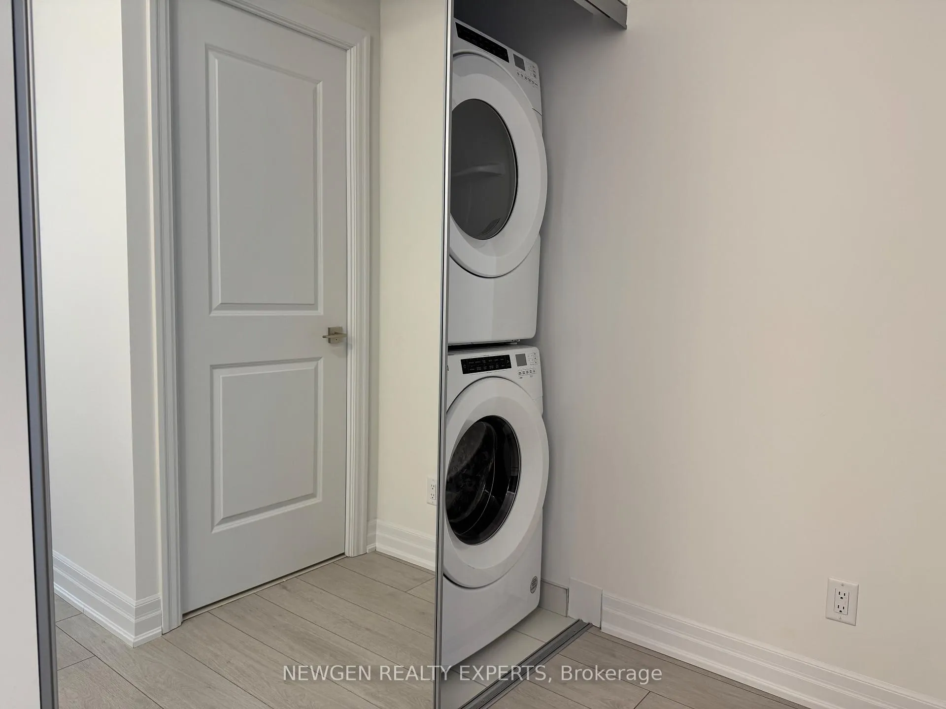 Photo 8 of Unit 2809, 30 Elm Drive E, Mississauga, City Centre — HOMEH