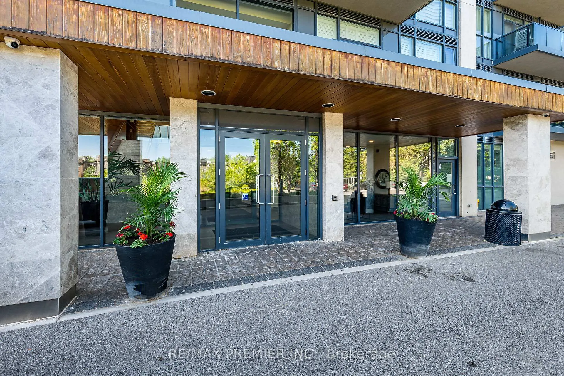 Photo 5 of Unit 507, 4700 Highway 7, Vaughan, East Woodbridge — HOMEH