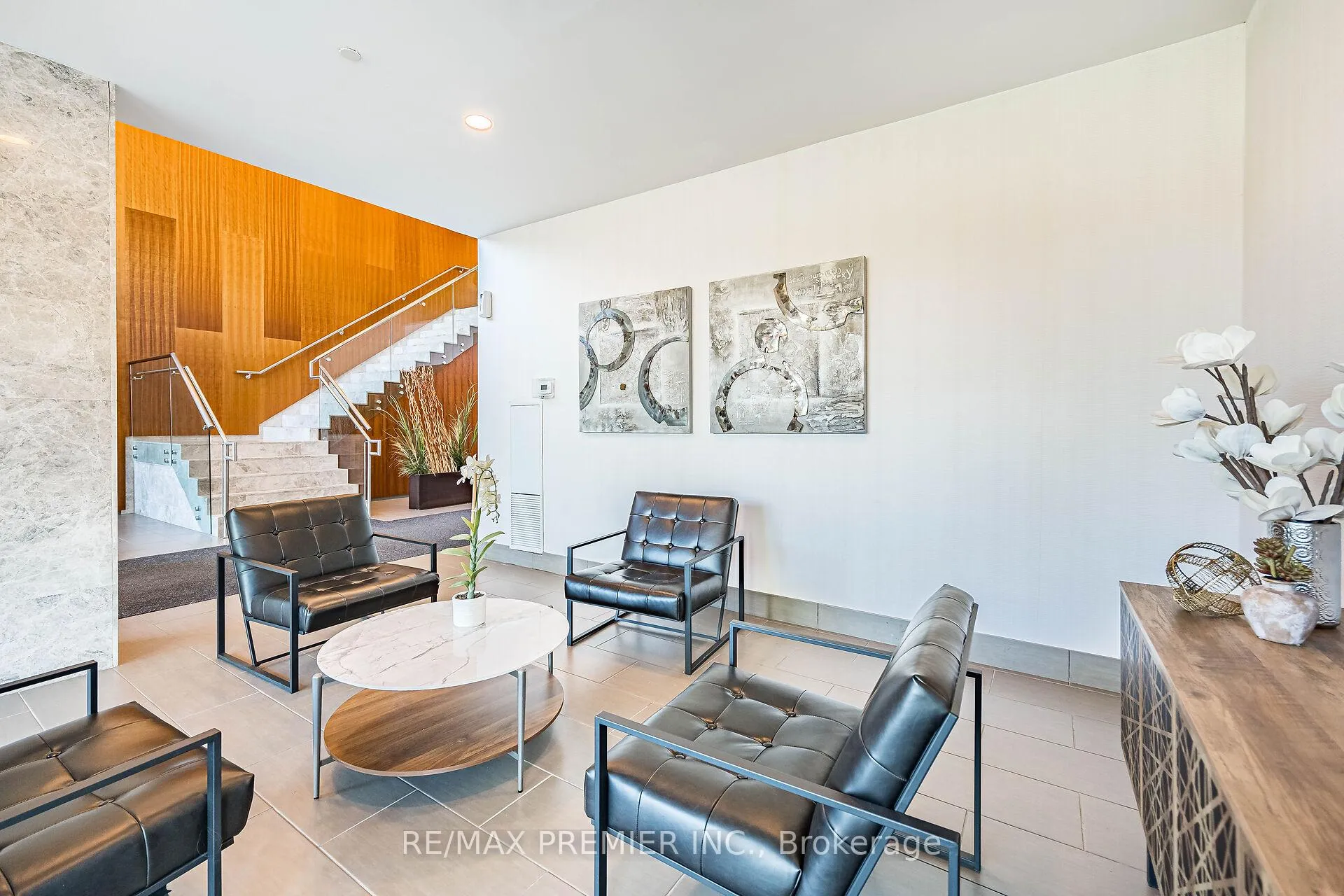 Photo 9 of Unit 507, 4700 Highway 7, Vaughan, East Woodbridge — HOMEH