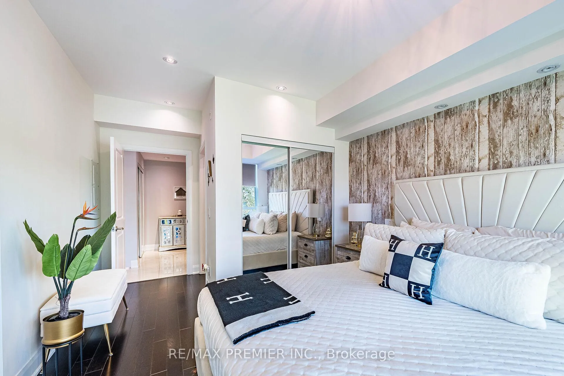 Photo 47 of Unit 507, 4700 Highway 7, Vaughan, East Woodbridge — HOMEH