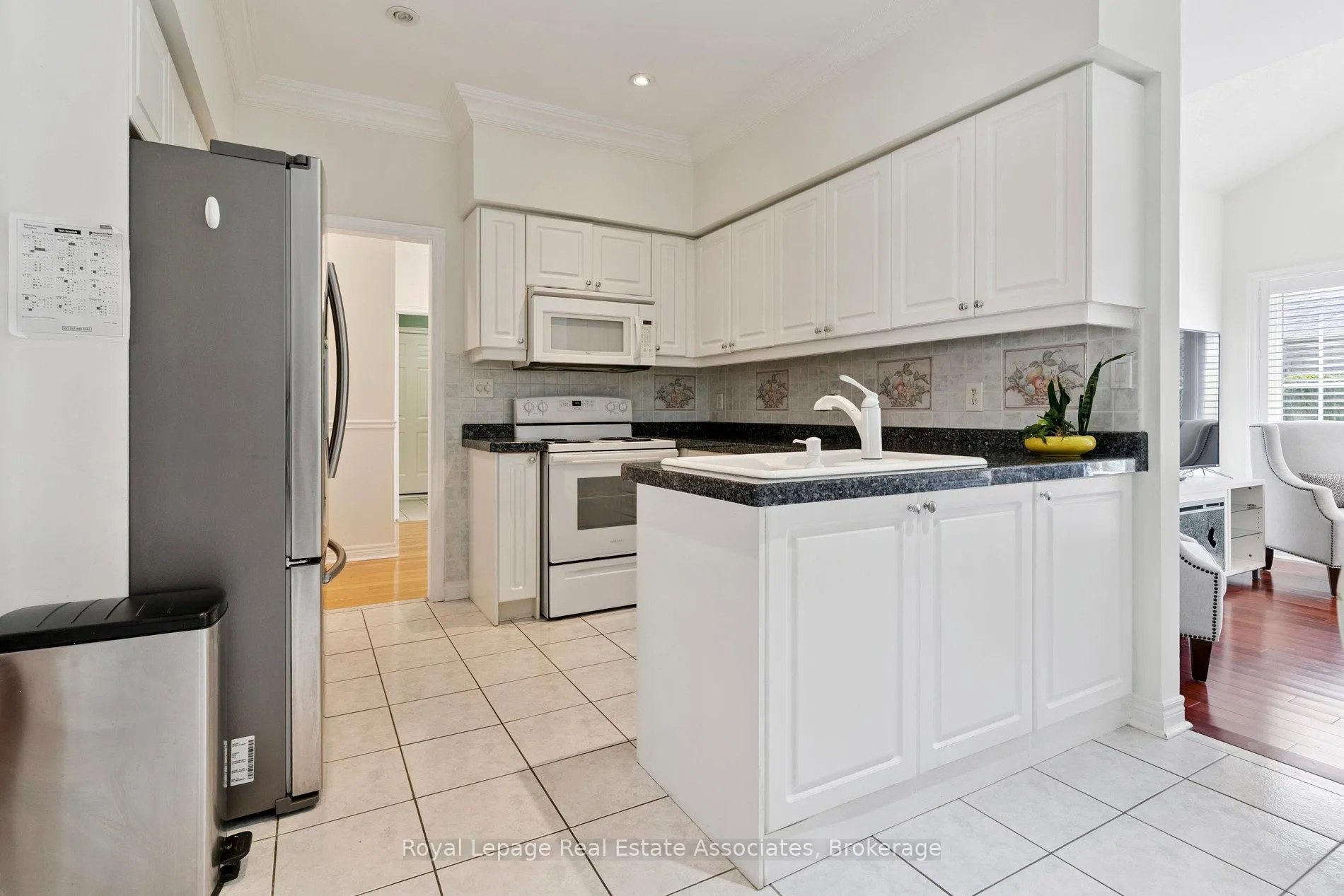 Photo 9 of 7 Powder Mill Court, Brampton, Sandringham-Wellington — HOMEH
