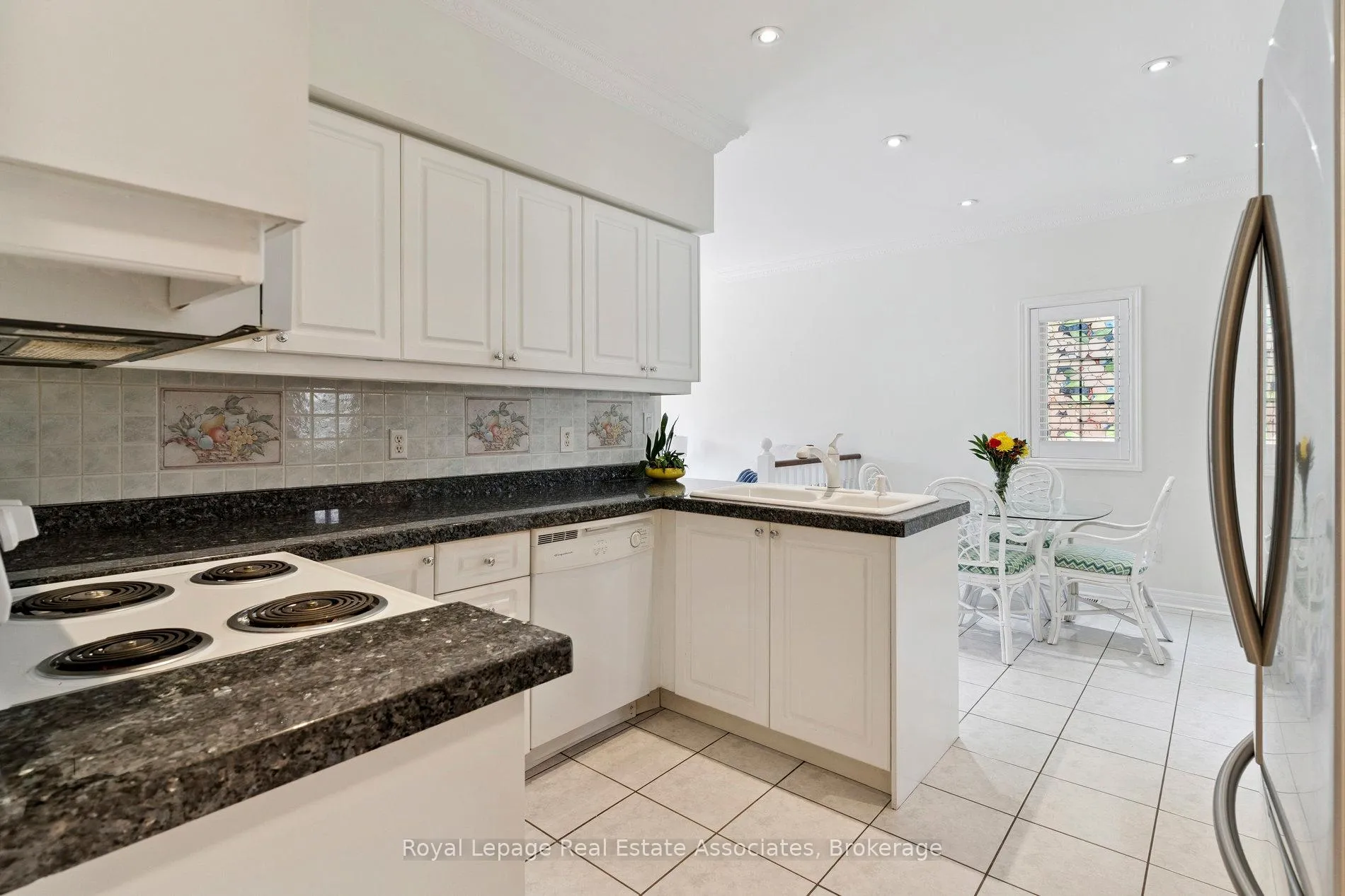 Photo 11 of 7 Powder Mill Court, Brampton, Sandringham-Wellington — HOMEH