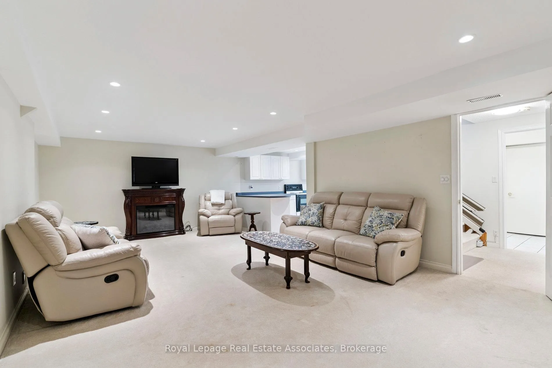 Photo 27 of 7 Powder Mill Court, Brampton, Sandringham-Wellington — HOMEH
