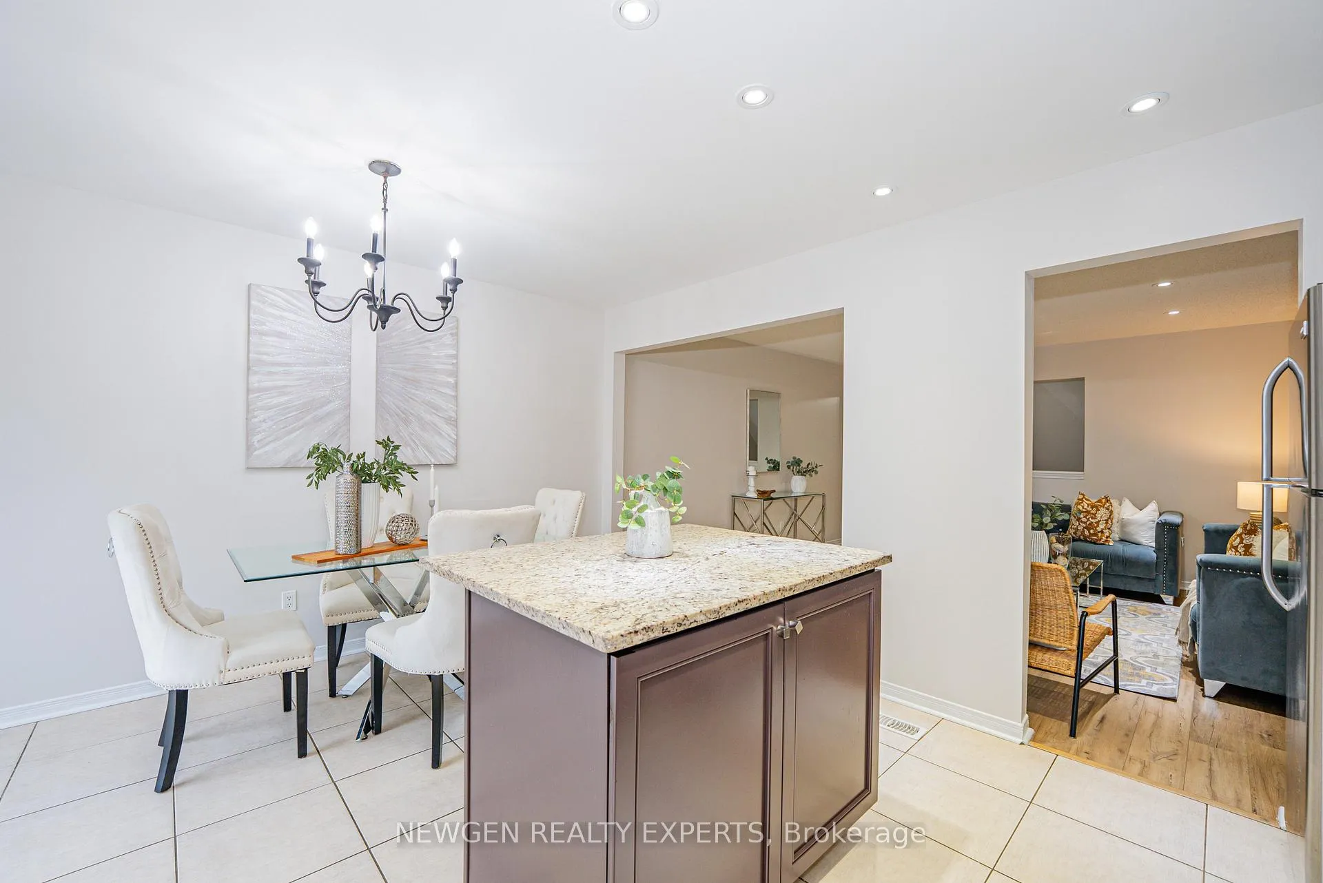 Photo 10 of 55 Teal Crest Circle, Brampton, Credit Valley — HOMEH