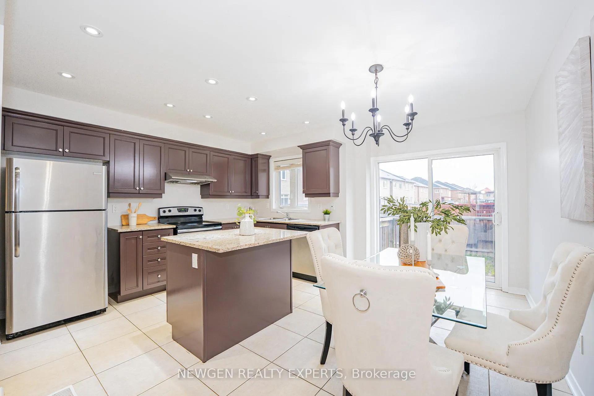 Photo 13 of 55 Teal Crest Circle, Brampton, Credit Valley — HOMEH