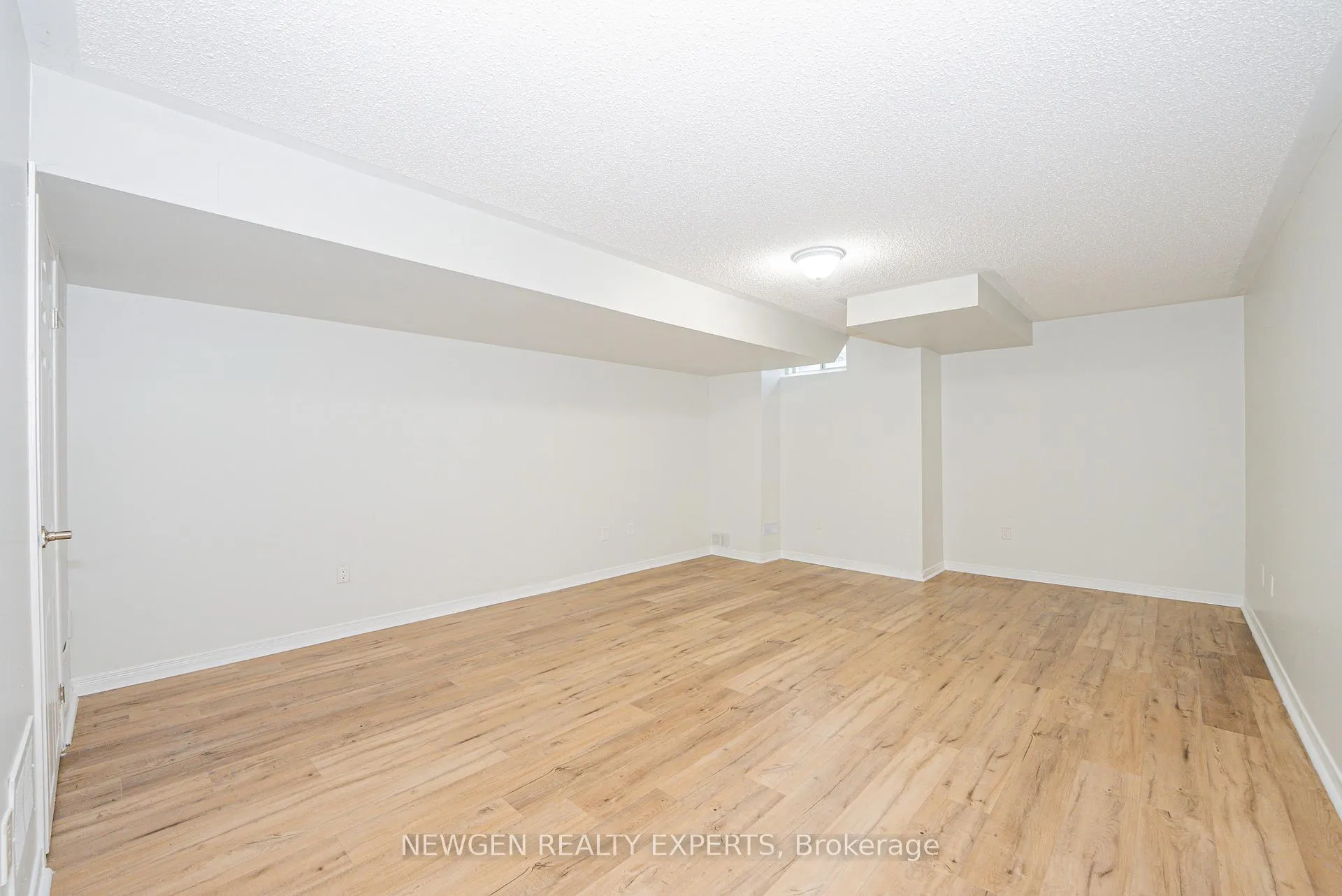 Photo 24 of 55 Teal Crest Circle, Brampton, Credit Valley — HOMEH