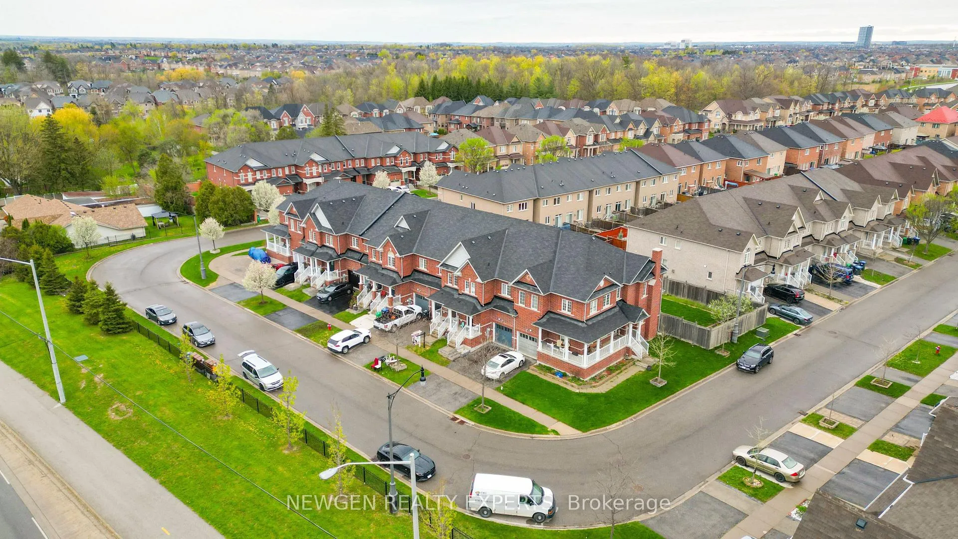 Photo 29 of 55 Teal Crest Circle, Brampton, Credit Valley — HOMEH
