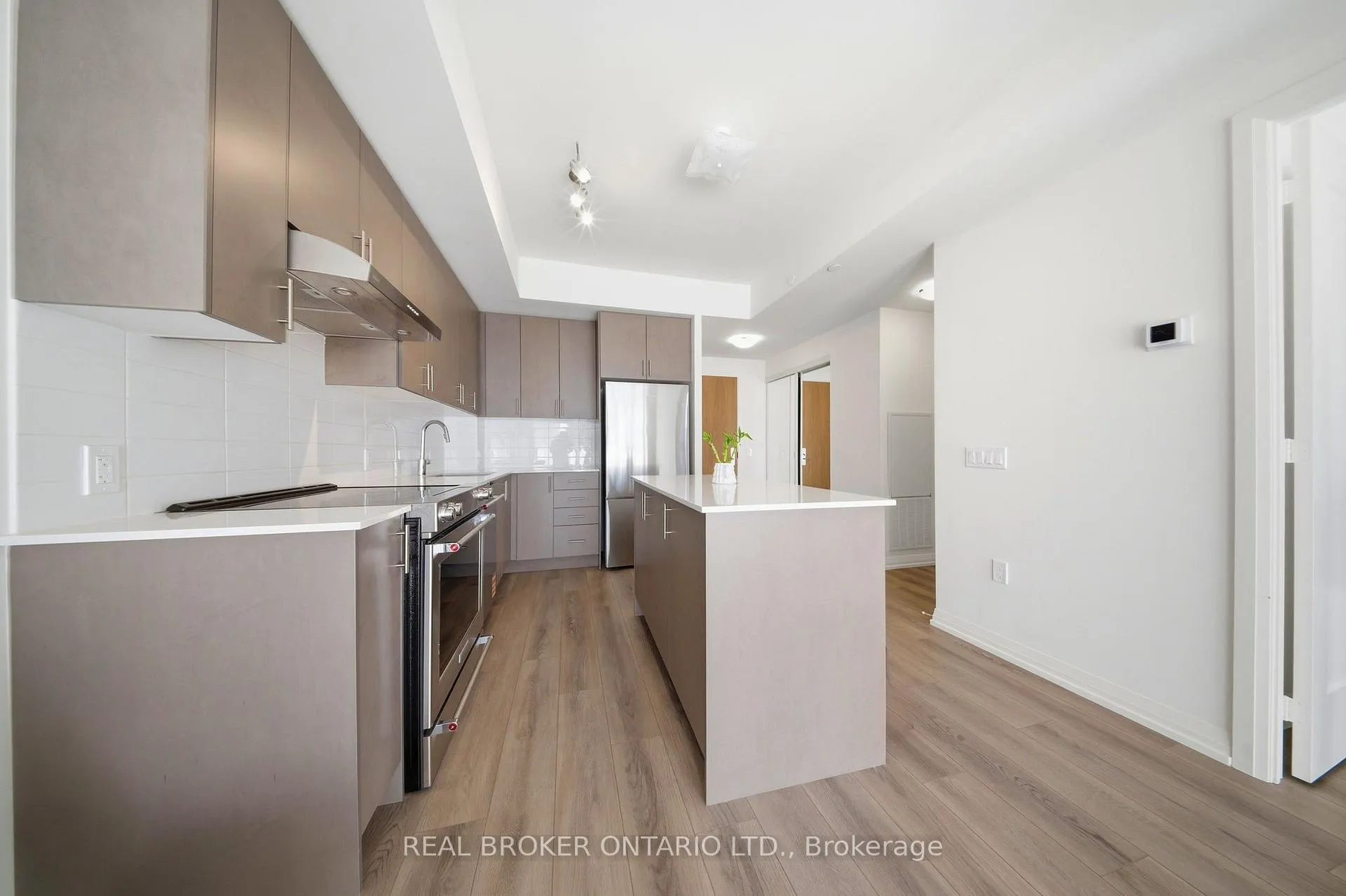 Photo 8 of Unit 1006, 27 Korda Gate, Vaughan, Vellore Village — HOMEH