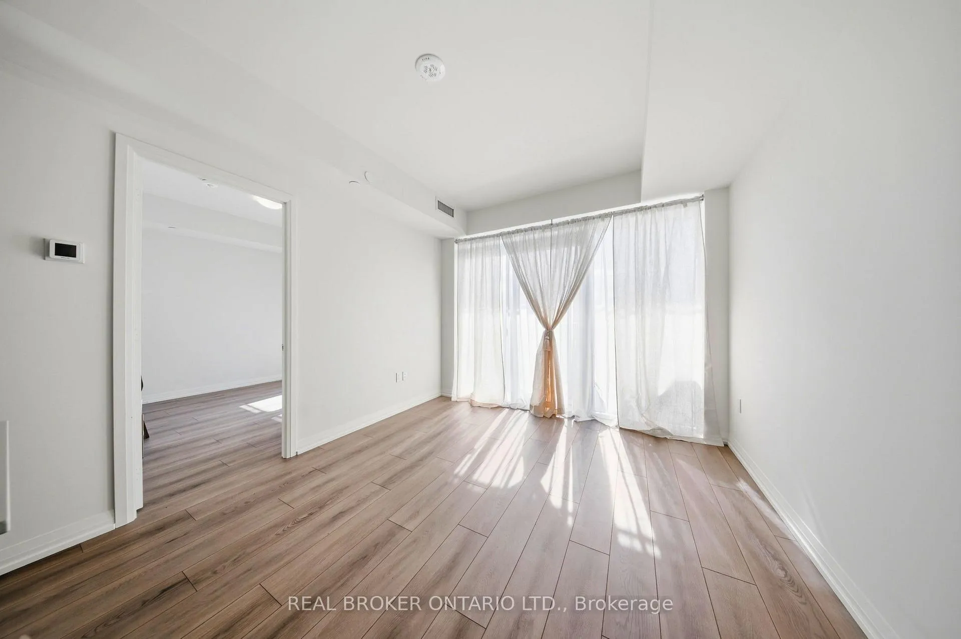 Photo 10 of Unit 1006, 27 Korda Gate, Vaughan, Vellore Village — HOMEH
