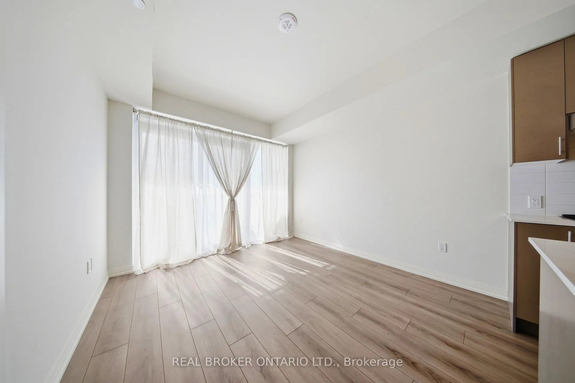Photo 11 of Unit 1006, 27 Korda Gate, Vaughan, Vellore Village — HOMEH